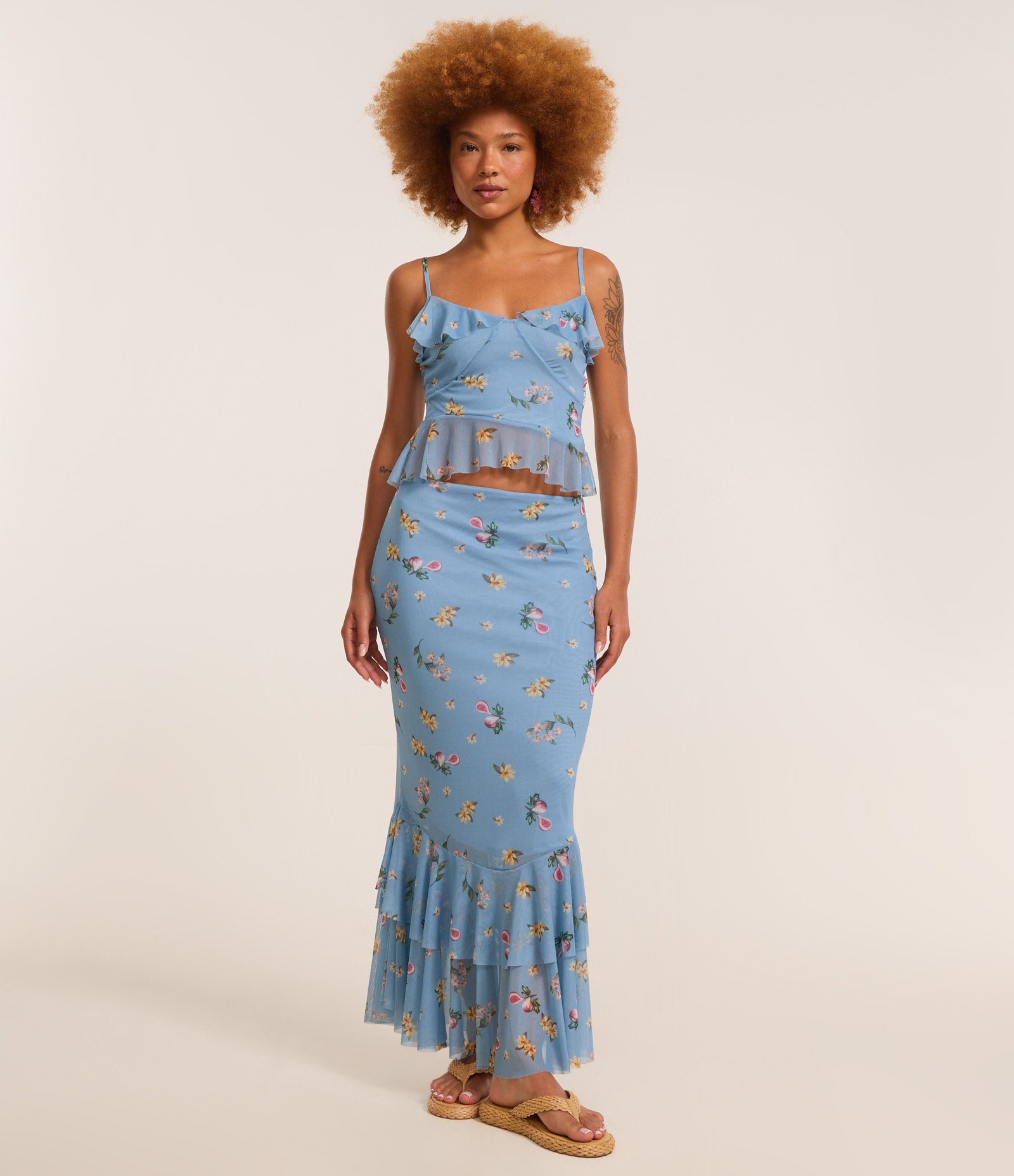 Blusa em Tule com Alça Fina e Estampa Floral Liberty com Babados Azul 2