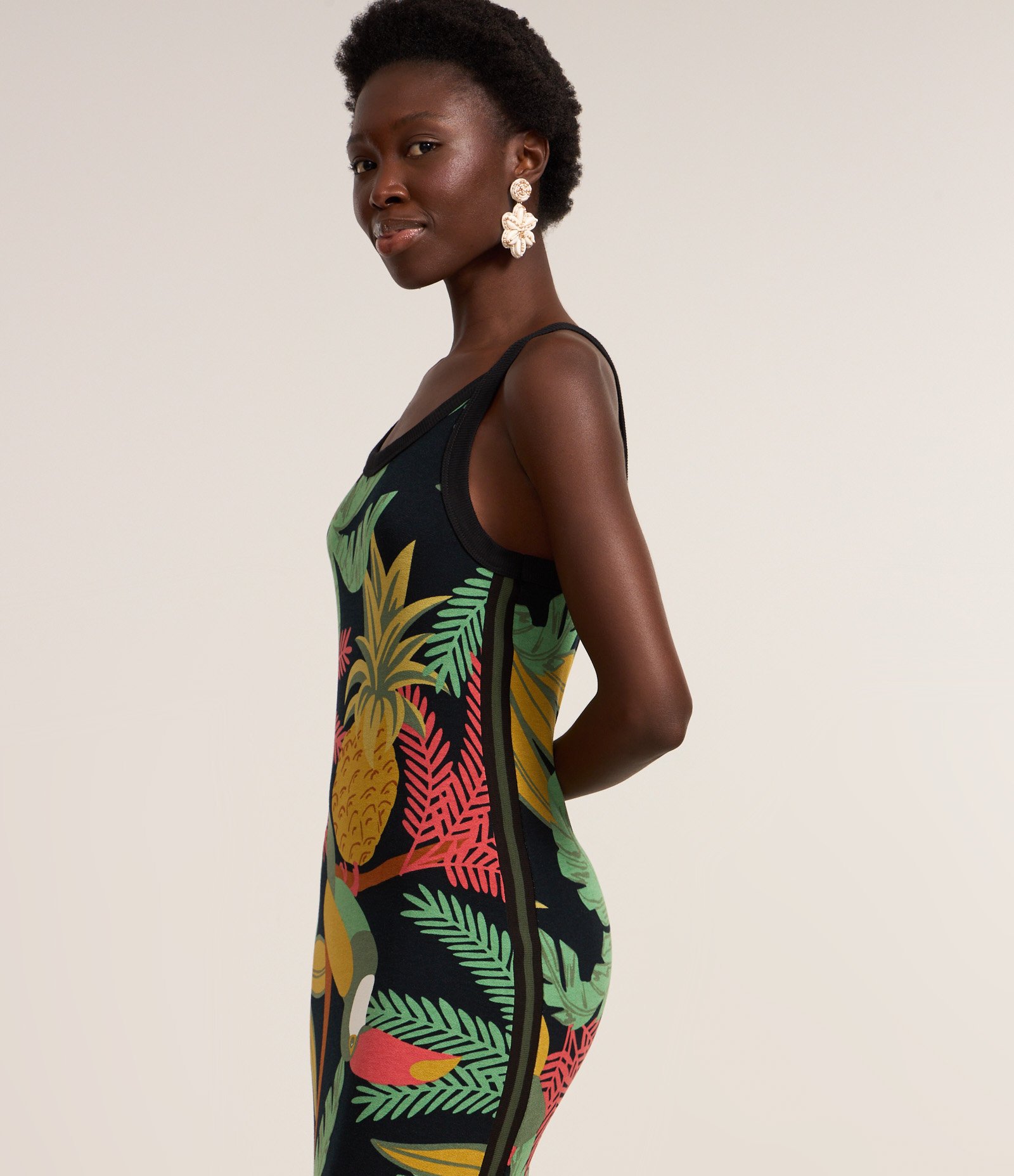 Vestido Midi em Viscose com Estampa Tropical Preto 3