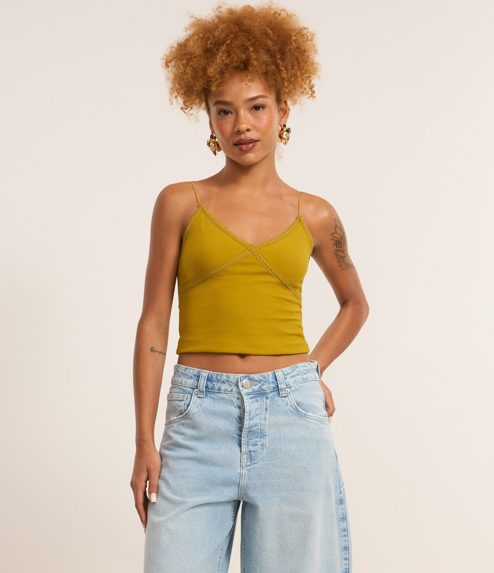 Calça Barrel Jeans com Recorte no Joelho Azul 2