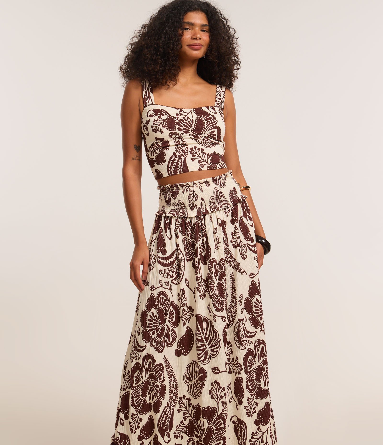 Saia Long Midi Texturizada com Estampa Caju Bicolor e Cós de Lastex Off White 2