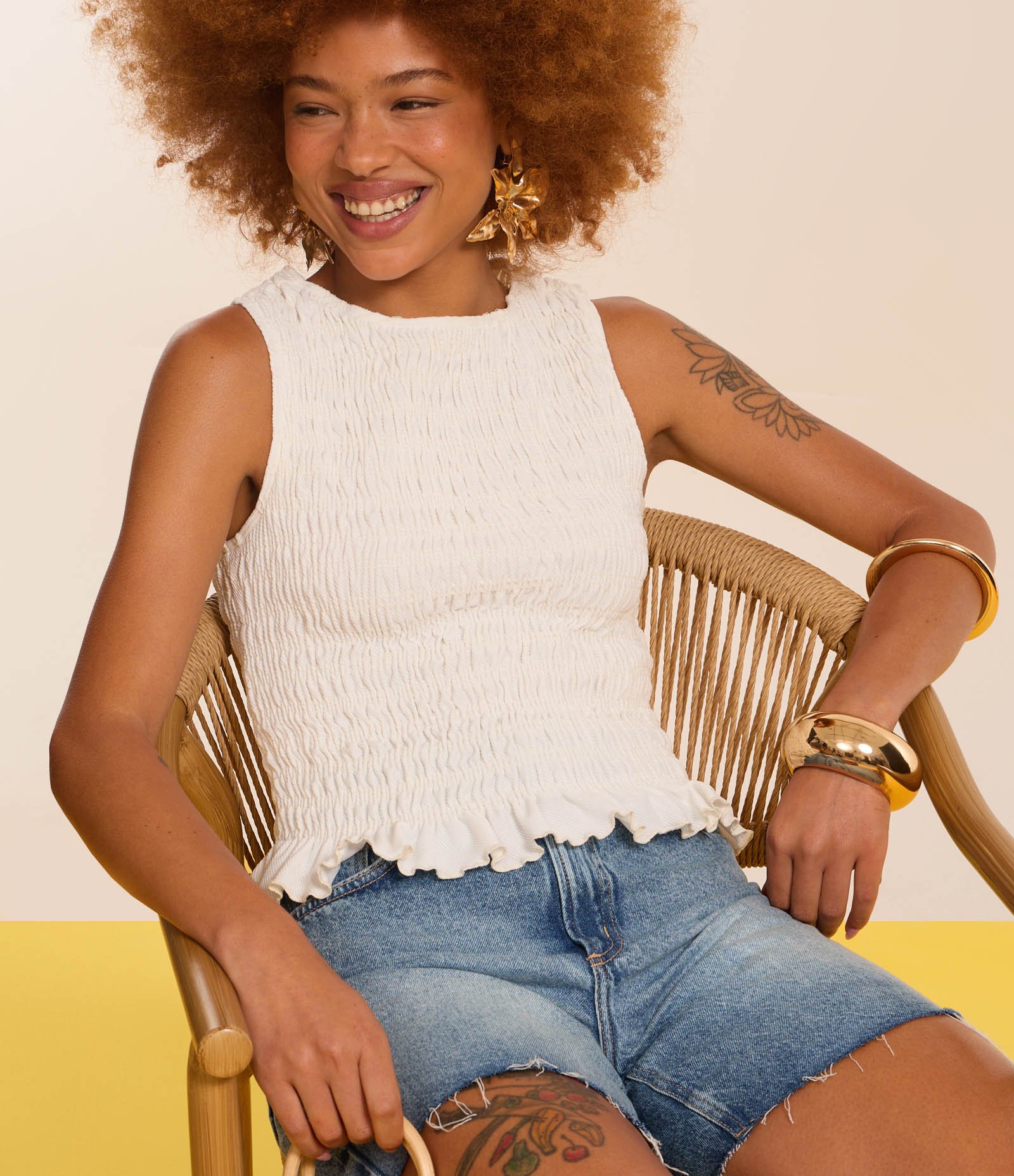 Blusa Regata em com Lastex e Babadinho na Barra Branco 5