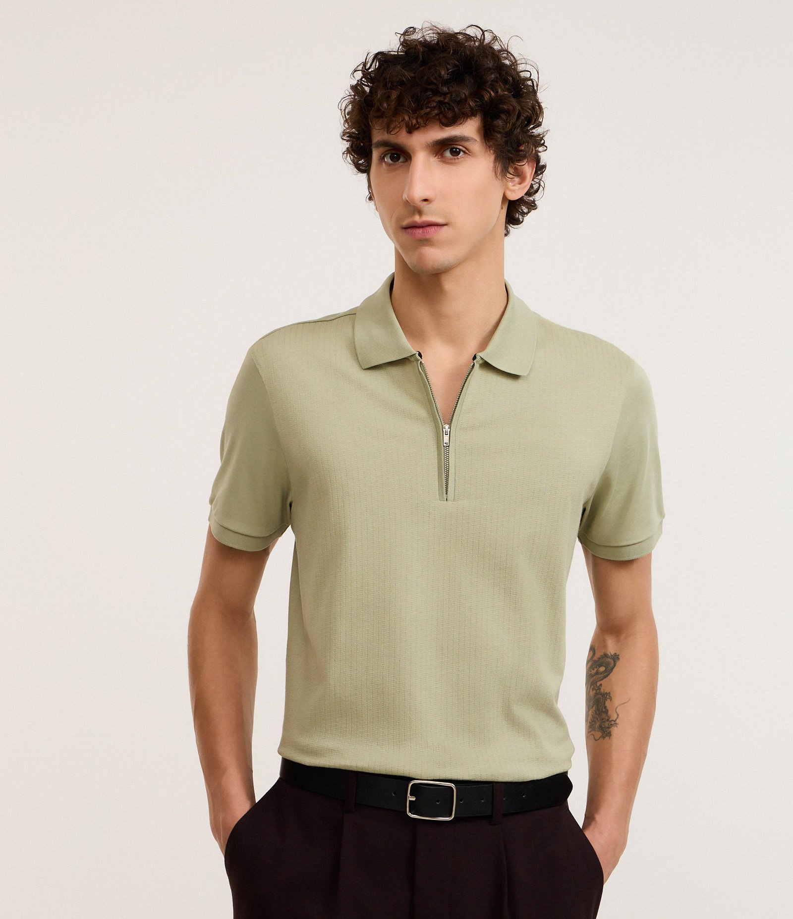 Camisa Polo em Algodão Peruano com Zíper na Gola Verde 1