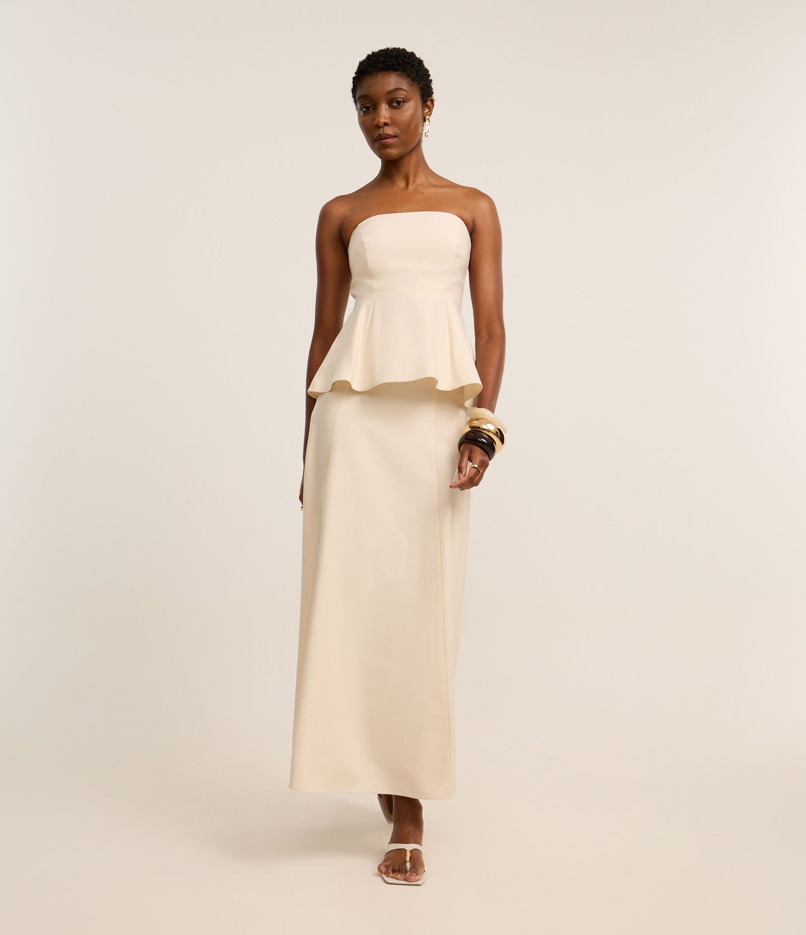 Blusa Peplum Sem Alça com Pences Bege 2