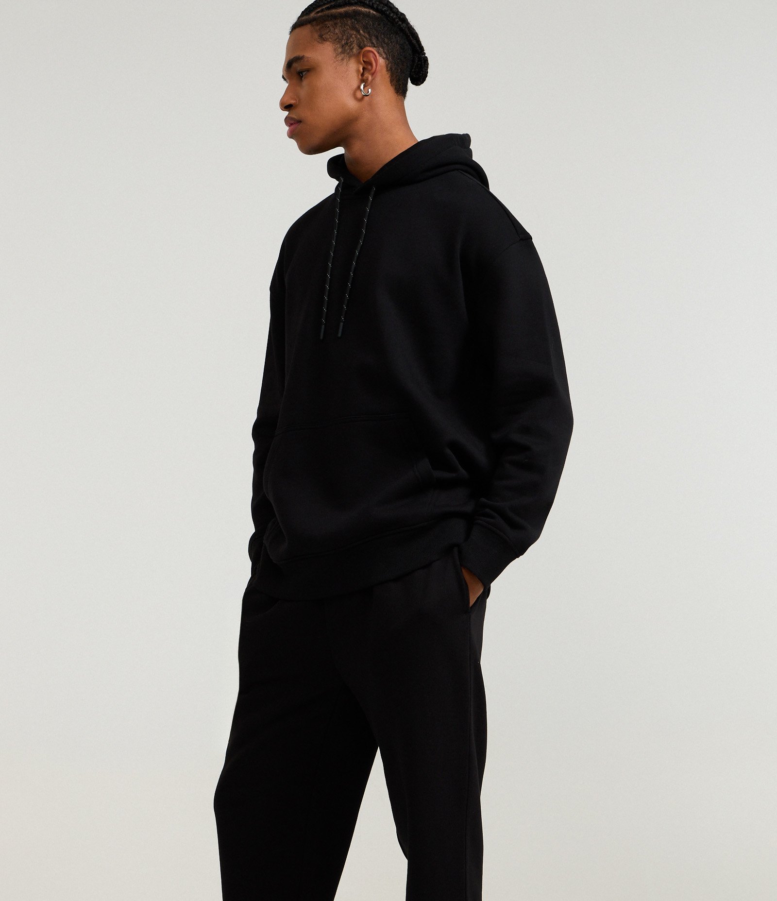 Calça Jogger em Moletom com Cós Elástico e Cordão Preto 3