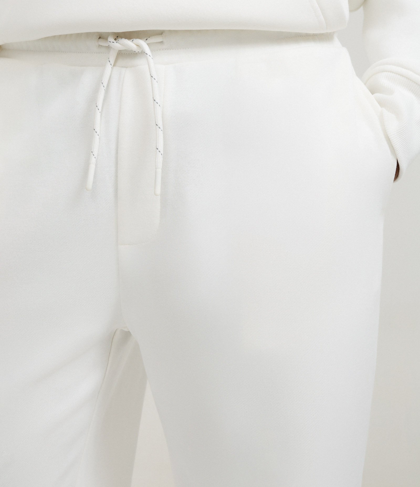 Calça Jogger em Moletom com Cós Elástico e Cordão Branco 4