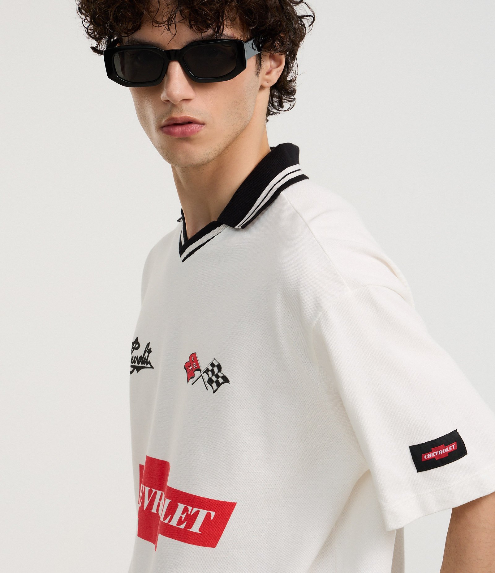 Camisa Polo Boxy em Algodão com Estampa Chevrolet Branco 3