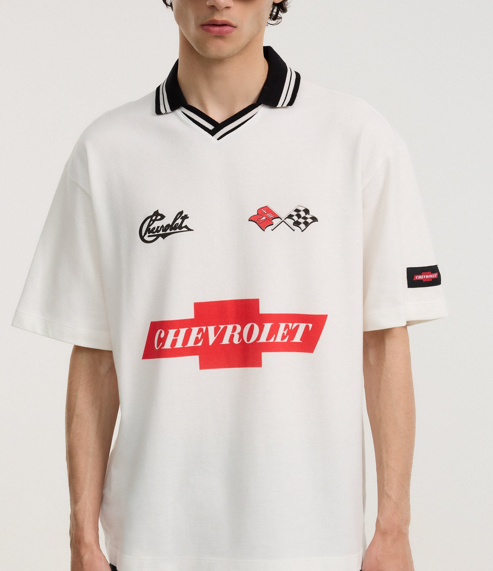 Camisa Polo Boxy em Algodão com Estampa Chevrolet Branco 4