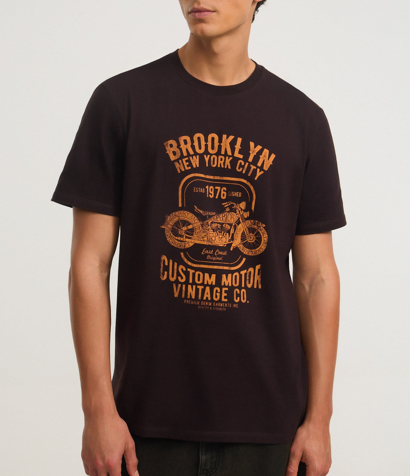 Camiseta Comfort em Algodão com Estampa de Moto e Lettering Brooklyn Preto 4