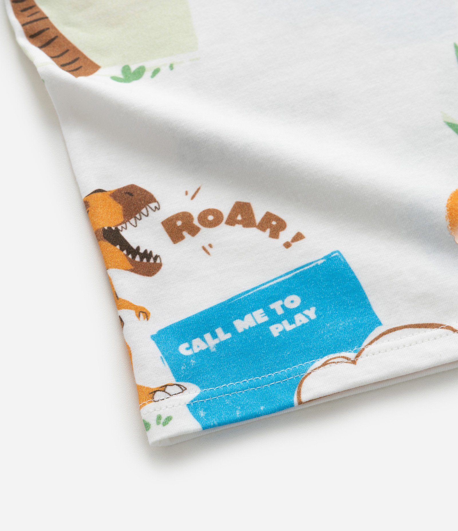 Camiseta Infantil com Estampa de Dinossauros - Tam 1 a 6 Anos Bege 6