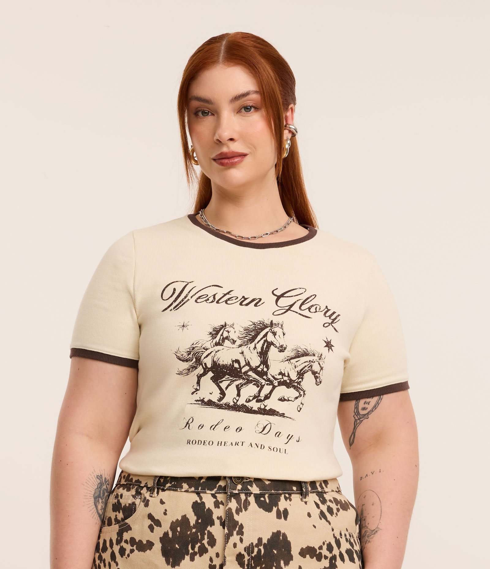Camiseta em Algodão com Estampa Western Curve & Plus Size Bege 2