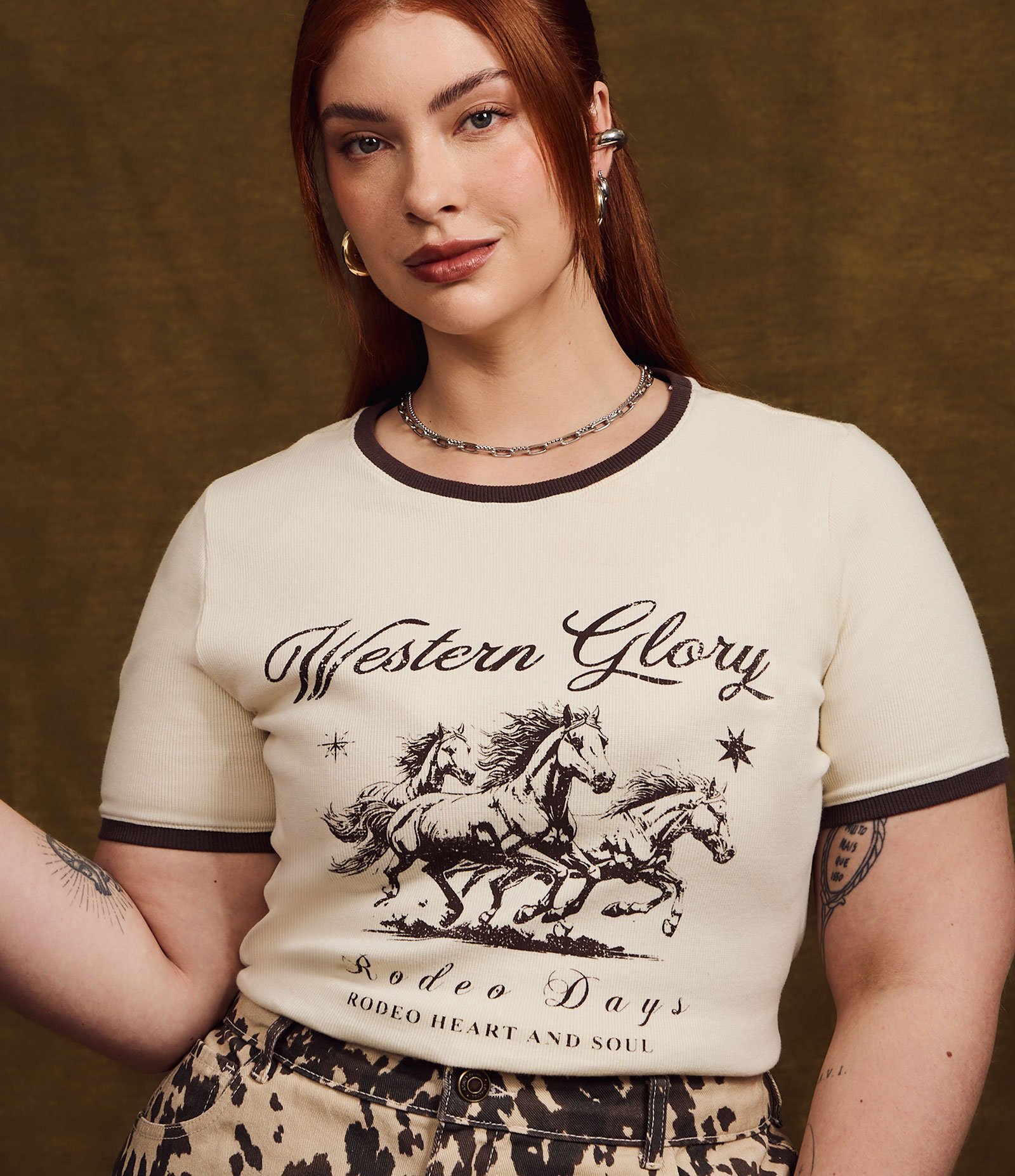 Camiseta em Algodão com Estampa Western Curve & Plus Size Bege 5