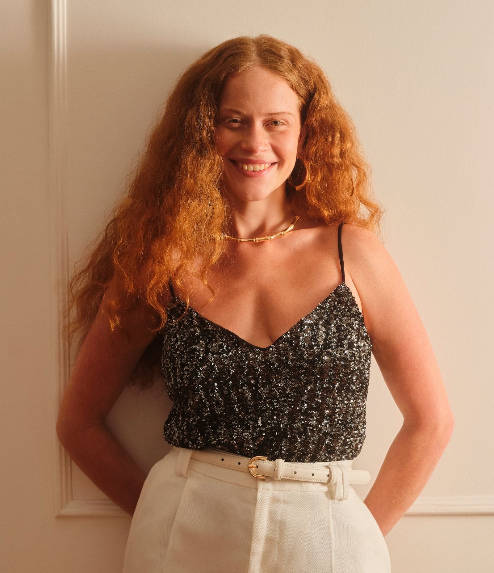 Blusa de Alça com Paetês Metalizados e Decote V Preto 1