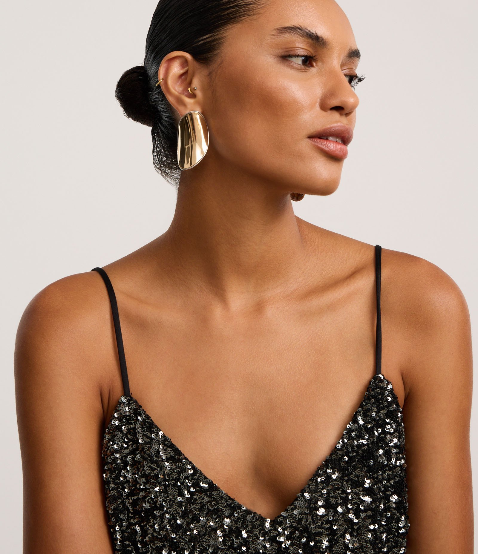 Blusa de Alça com Paetês Metalizados e Decote V Preto 7