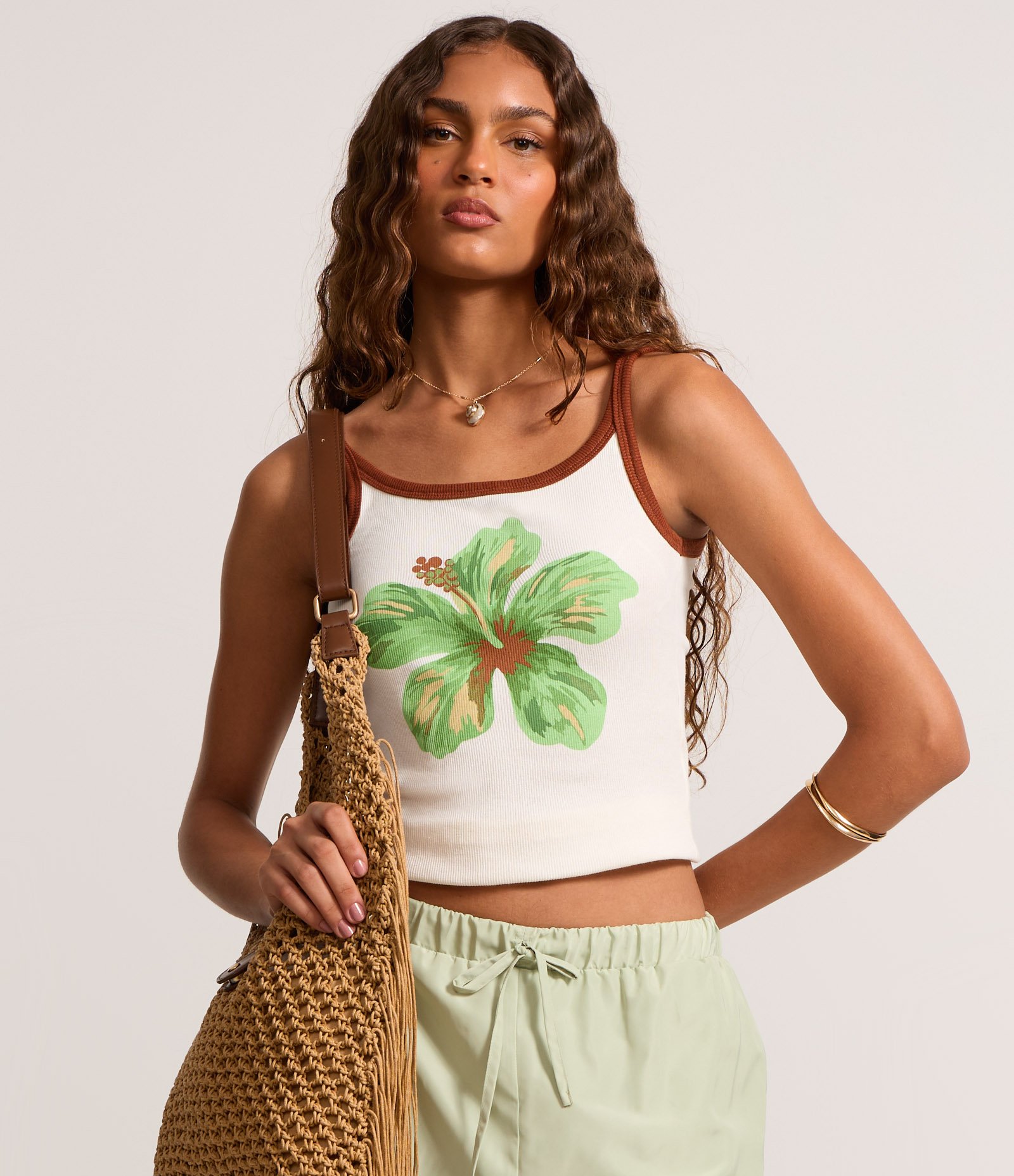 Regata com Viés Contrastante e Estampa Hibisco Bege 3