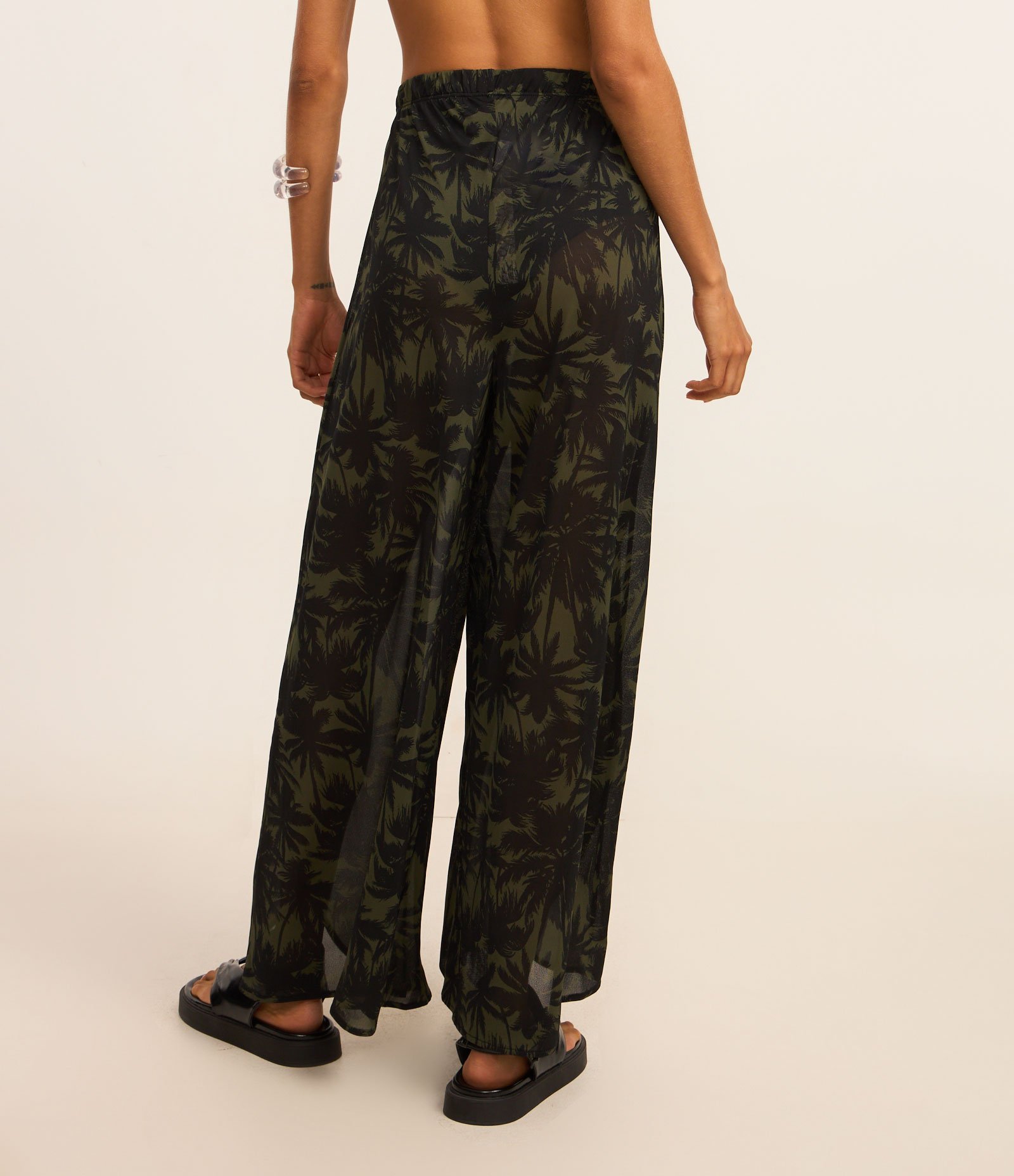 Saída de Praia Calça em Crepe com Estampa de Coqueiros Verde/Preto 4