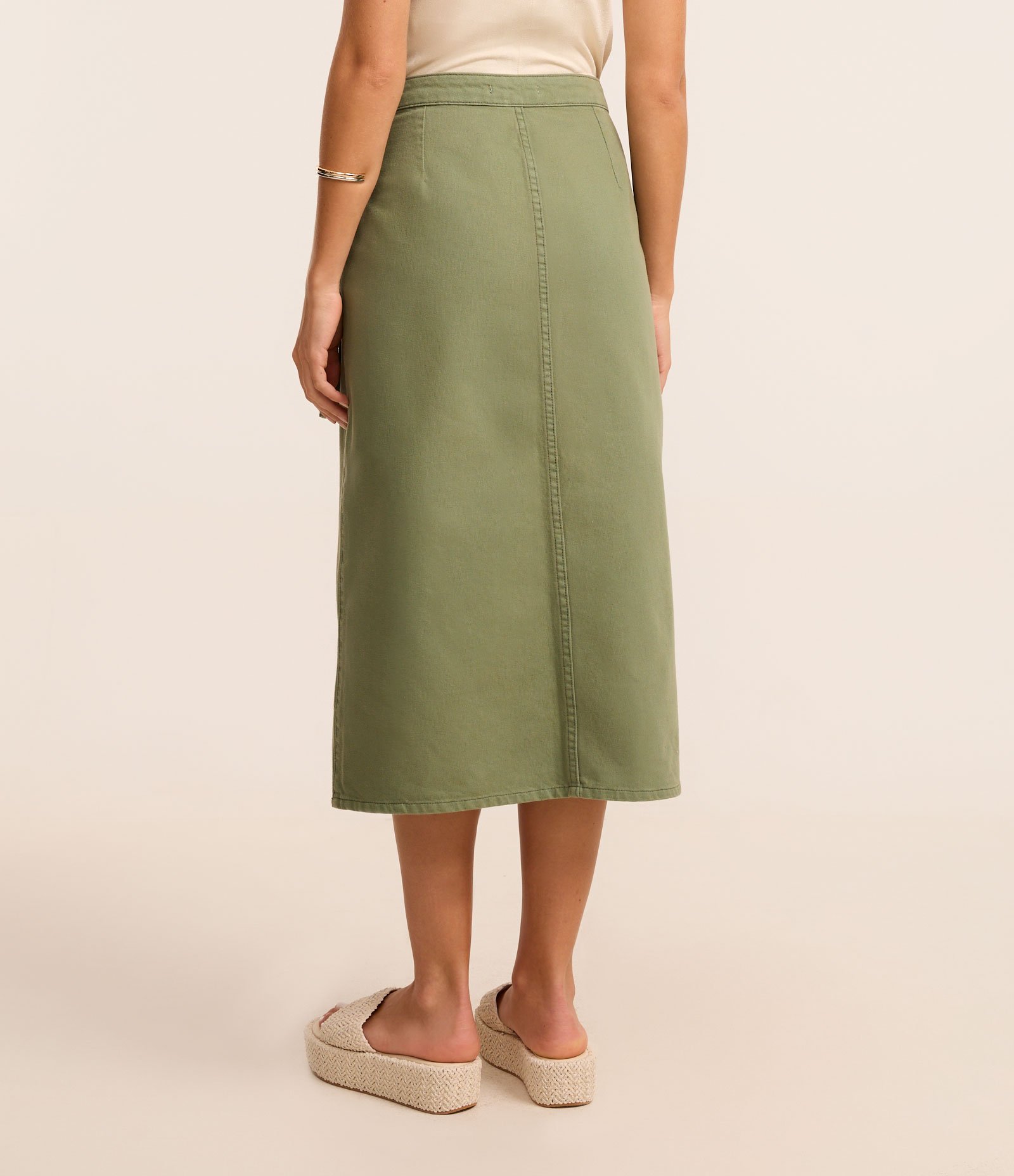 Saia Midi em Sarja Cruzada com Cintos de Amarração na Lateral Verde 4