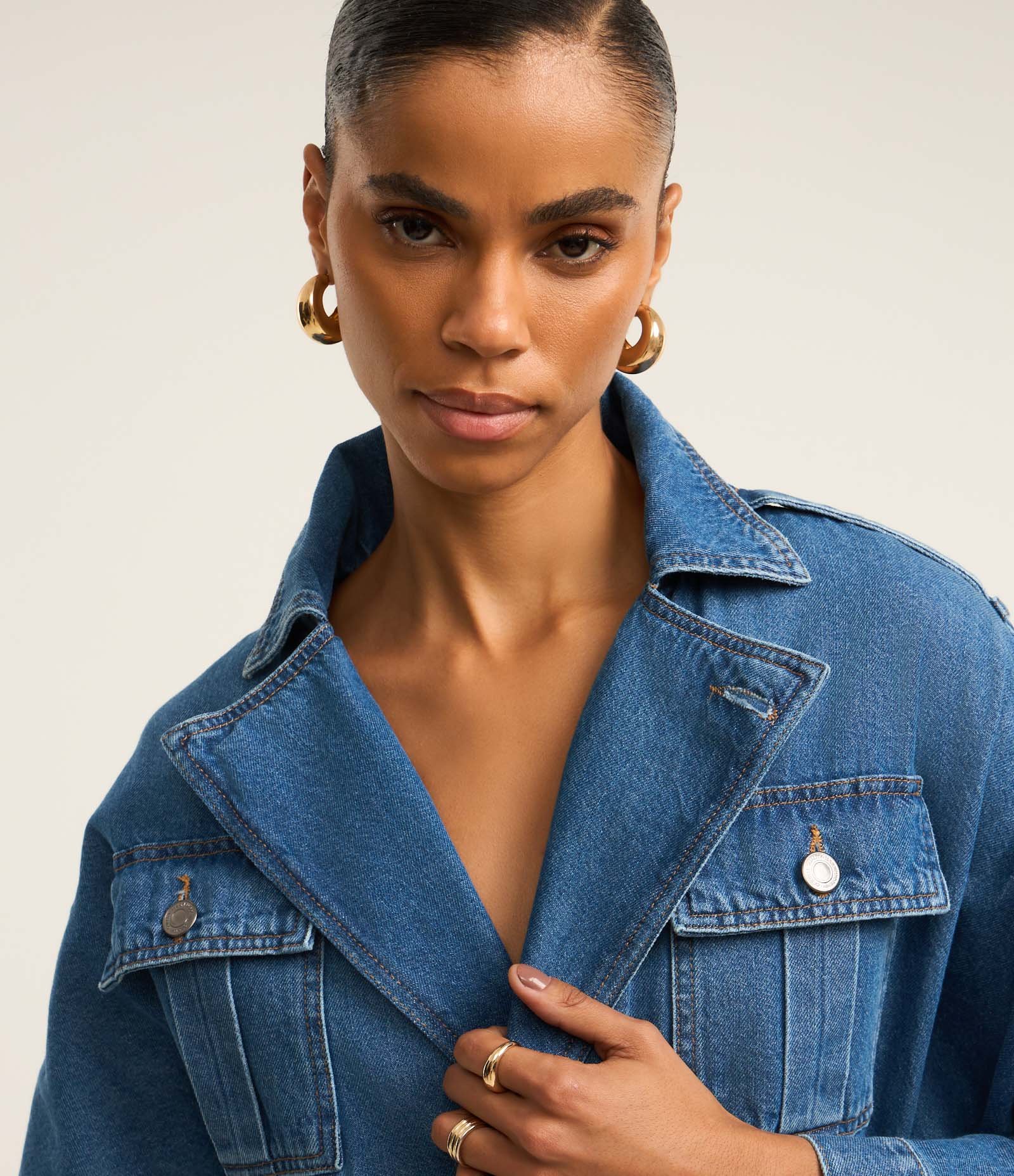 Macacão Jeans com Bolsos e Aletas nos Ombros Azul 5