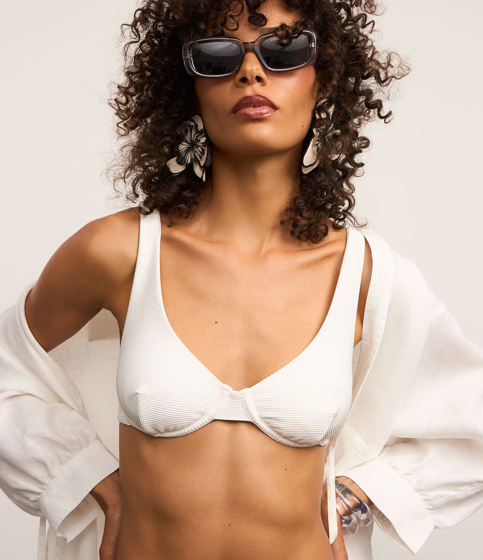 Biquíni Top Meia Taça Alongado em Microfibra Canelada Branco 1