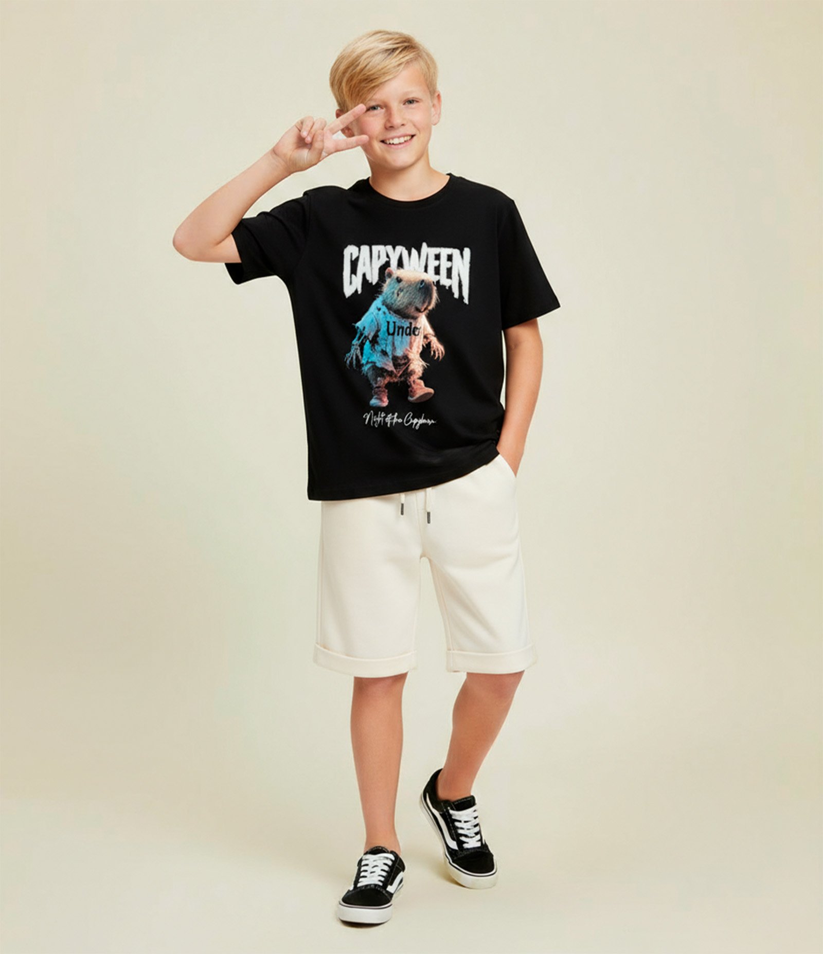 Camiseta Infantil com Estampa Capivara de Halloween - Tam 5 a 14 Anos Preto 1