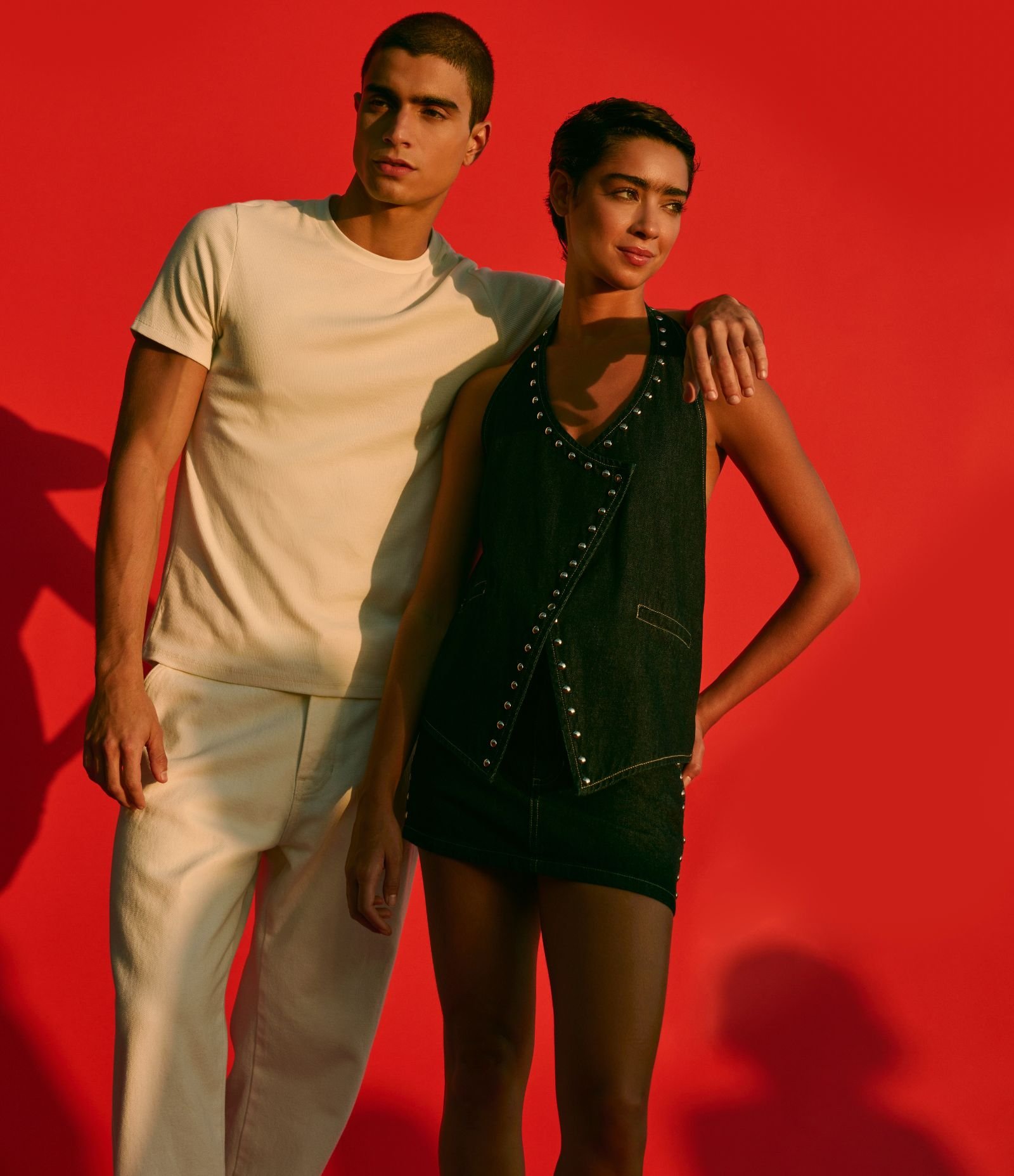 Colete Frente Única em Jeans com Tachas e Barra V Azul Marinho 6