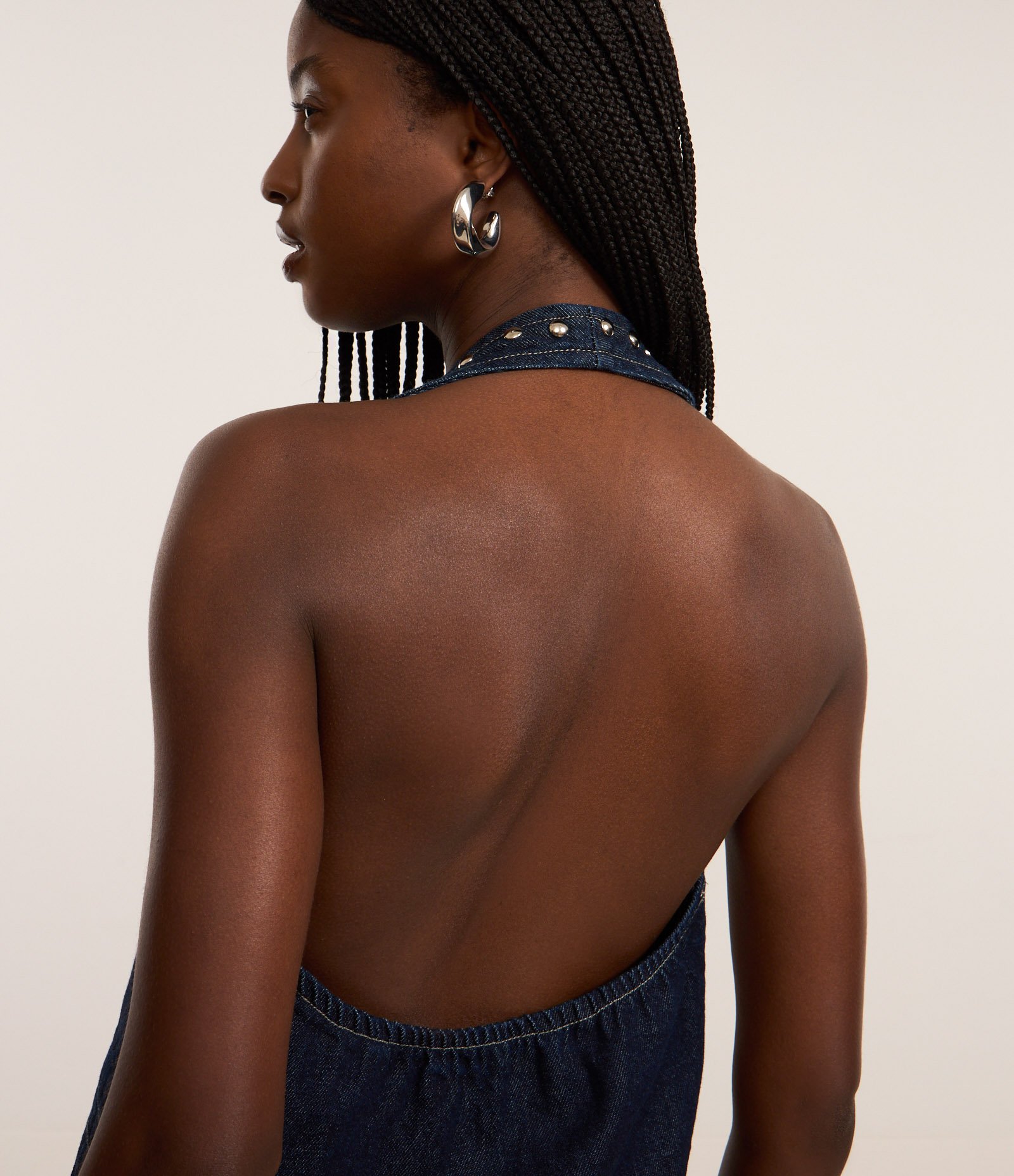 Colete Frente Única em Jeans com Tachas e Barra V Azul Marinho 4