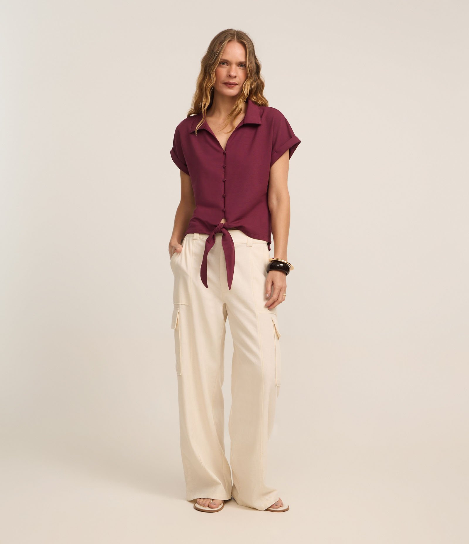 Blusa Texturizada em Viscose com Botões e Amarração Vinho 2
