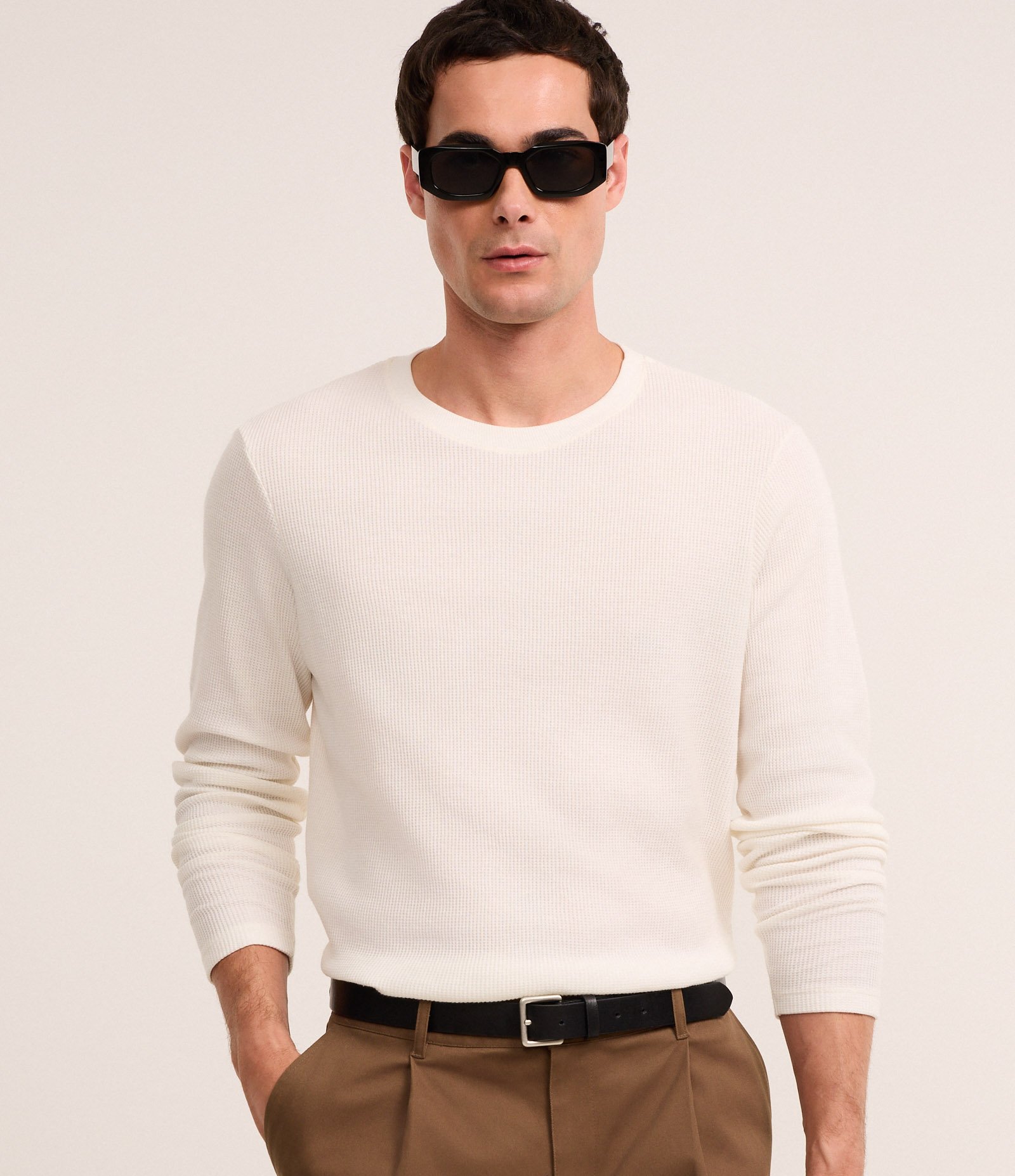 Camiseta Regular em Waffle com Gola Redonda e Texturizada Off White 1