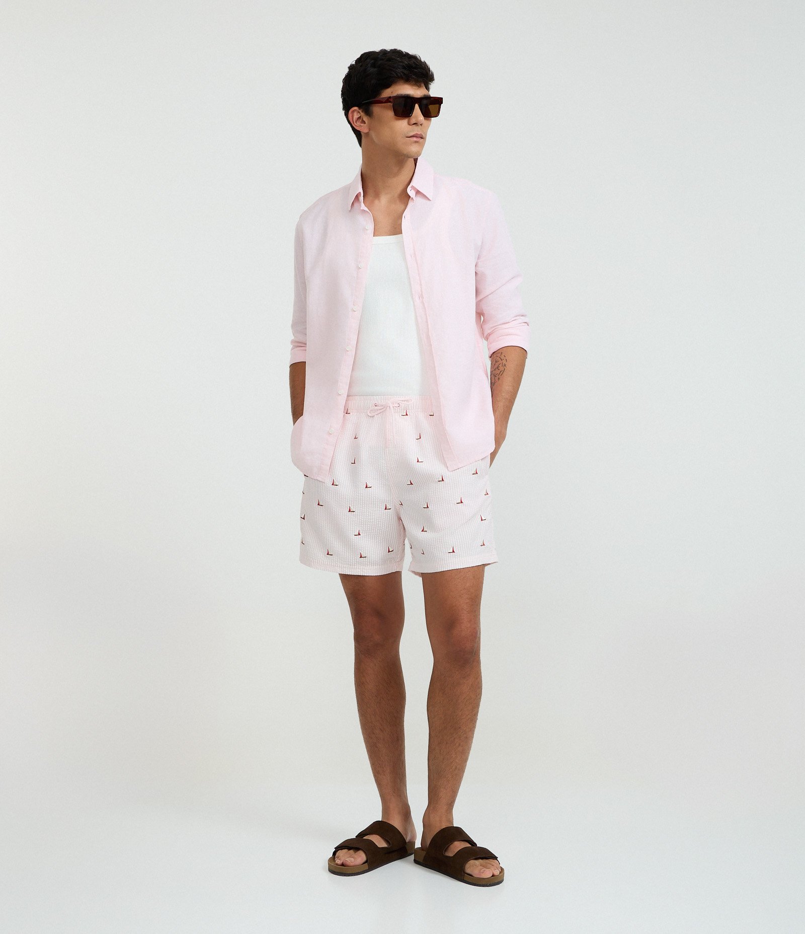 Bermuda de Praia em Microfibra com Barco Bordado e Listras Rosa 1