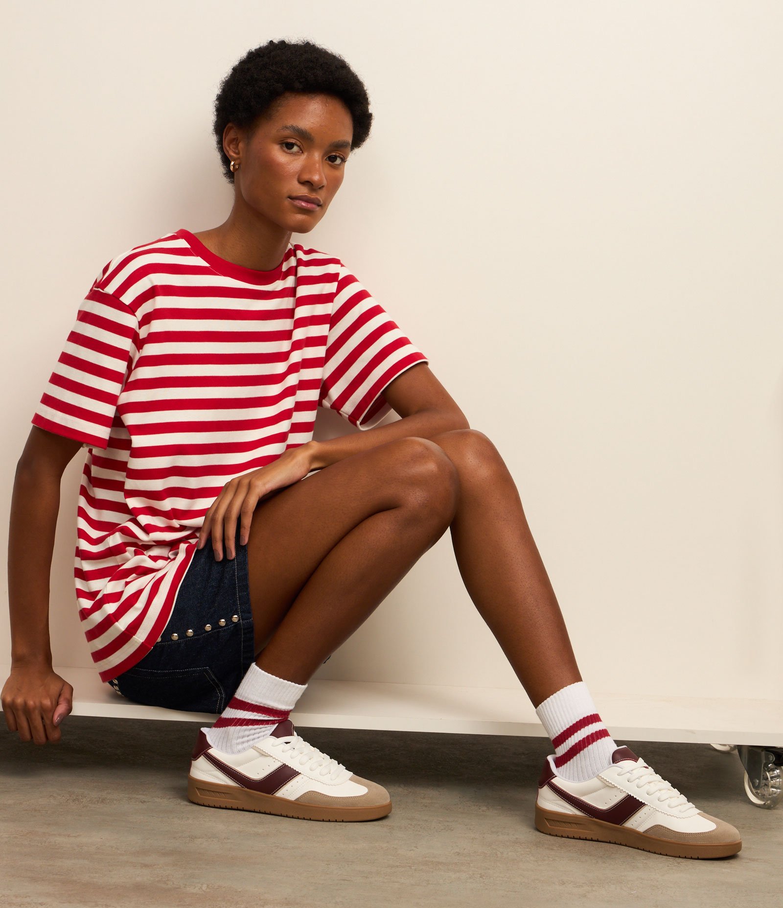 Tênis Chuteira com Recortes Contrastantes Branco/Marrom/Bordô 2