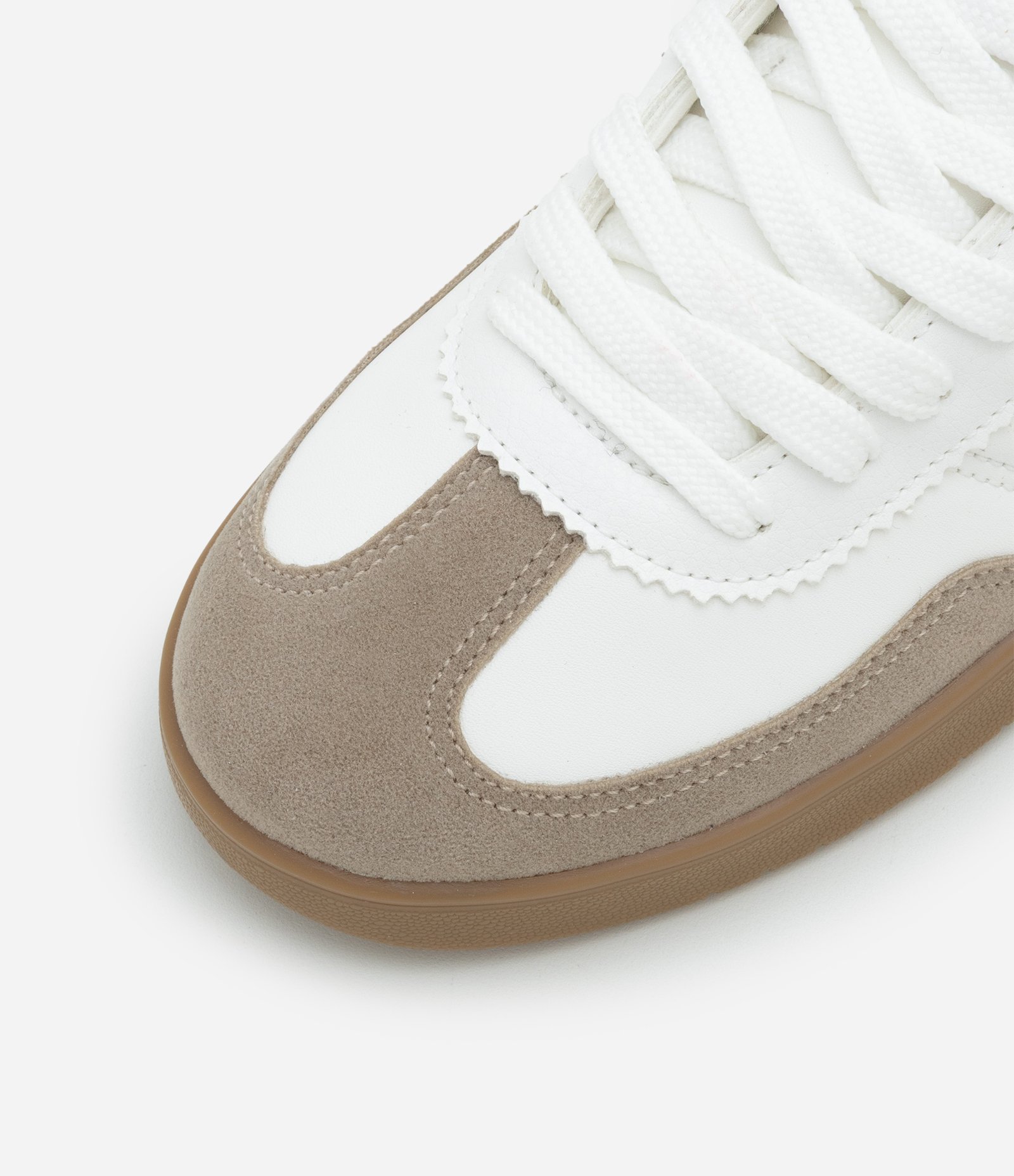 Tênis Chuteira com Recortes Contrastantes Branco/Marrom/Bordô 5