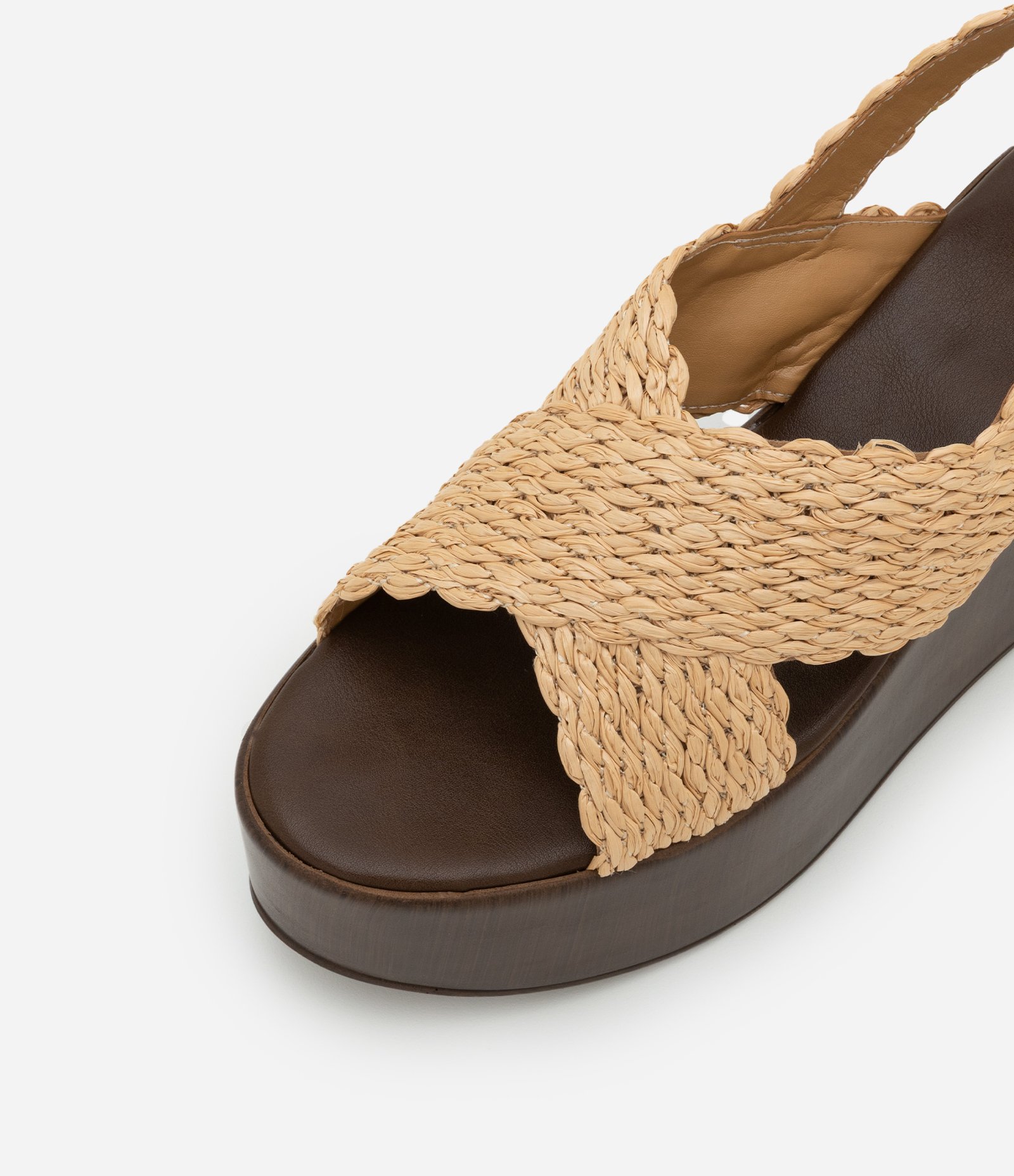 Sandália Plataforma com Tira Larga X em Efeito Ráfia Marrom/Bege 7