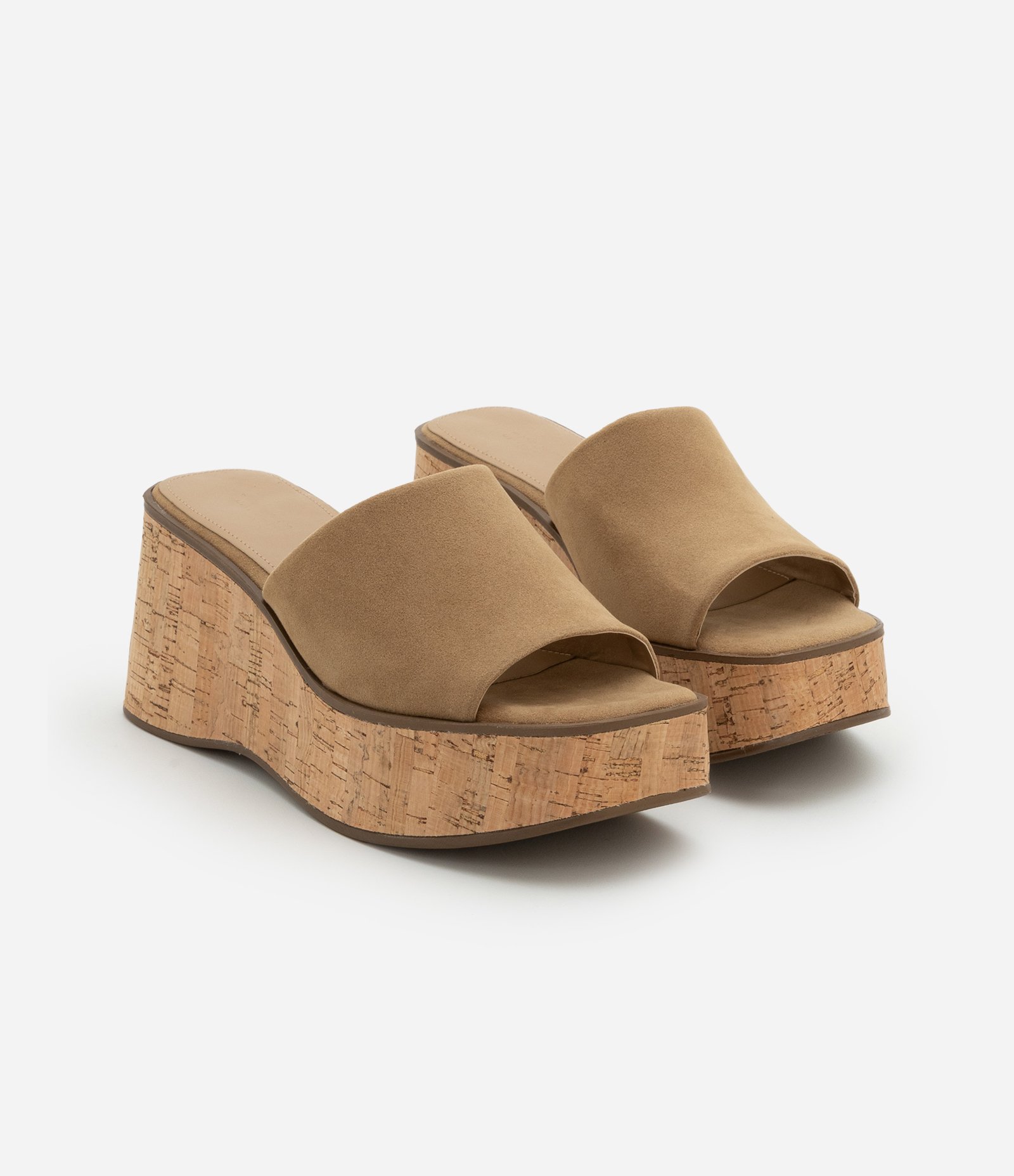 Sandália Plataforma com Efeito Camurça e Salto com Textura Marrom 2