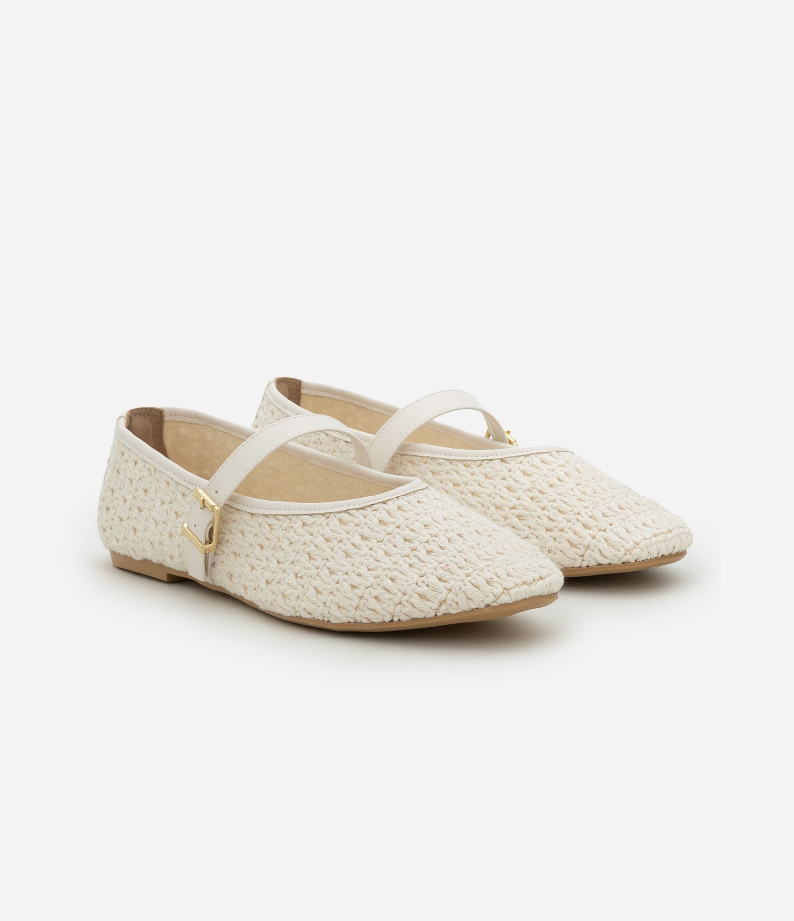 Sapatilha com Efeito Crochê e Fivela Lateral Branco 2