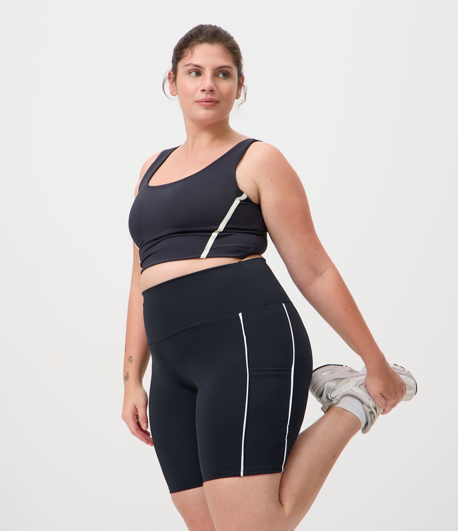 Bermuda Ciclista Firme com Tecnologia Dry e 2 Bolsos Curve e Plus Size Preto 1