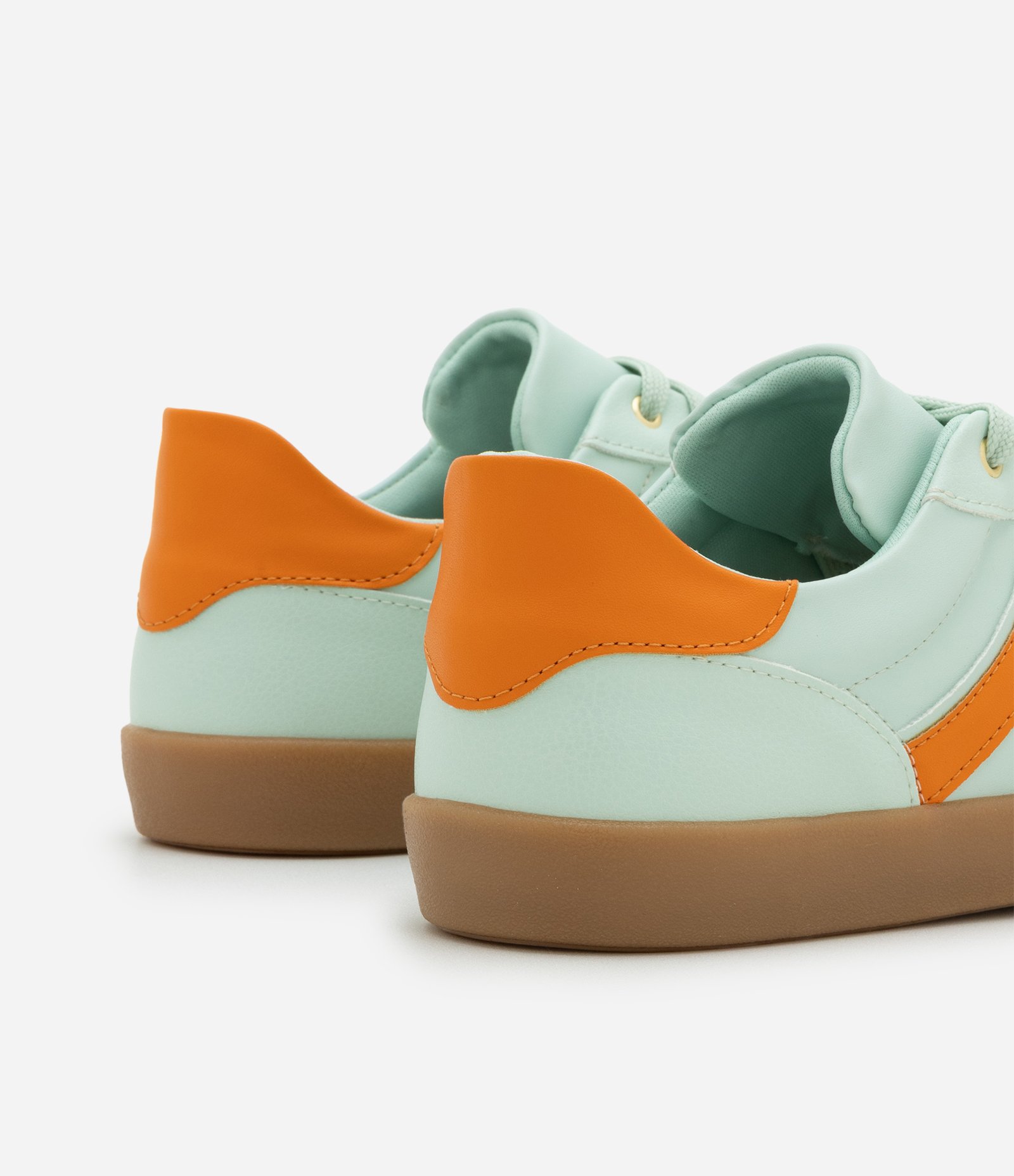 Tênis Estilo Chuteira em PU com Detalhes nas Laterais Verde 5