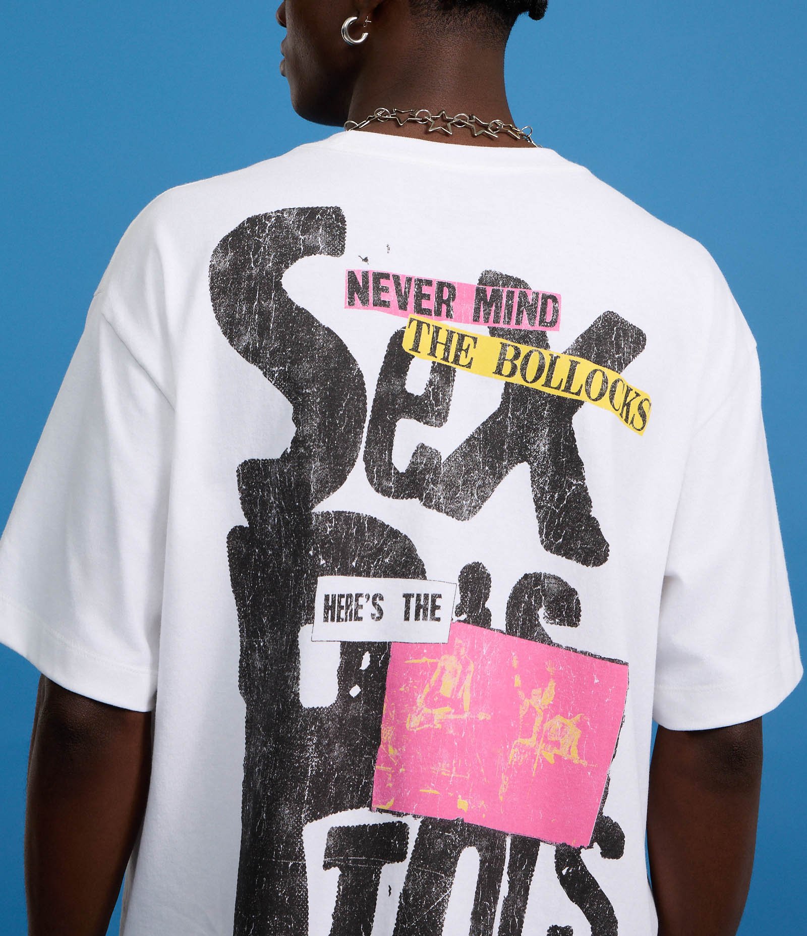 Camiseta Boxy em Malhão com Estampa Frente e Costas Sex Pistols Branco 5