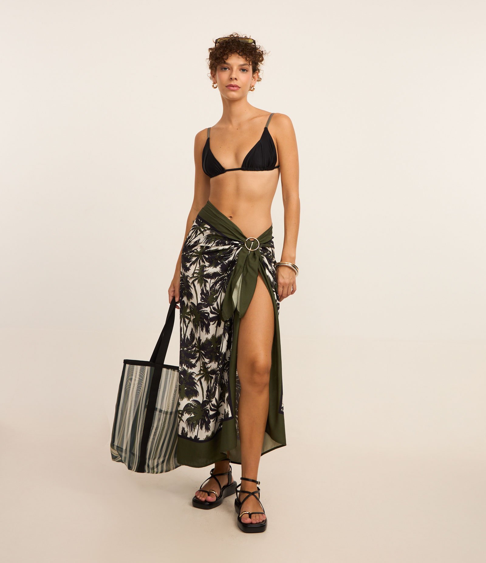 Canga Retangular em Chalis com Estampa de Coqueiros Verde 1