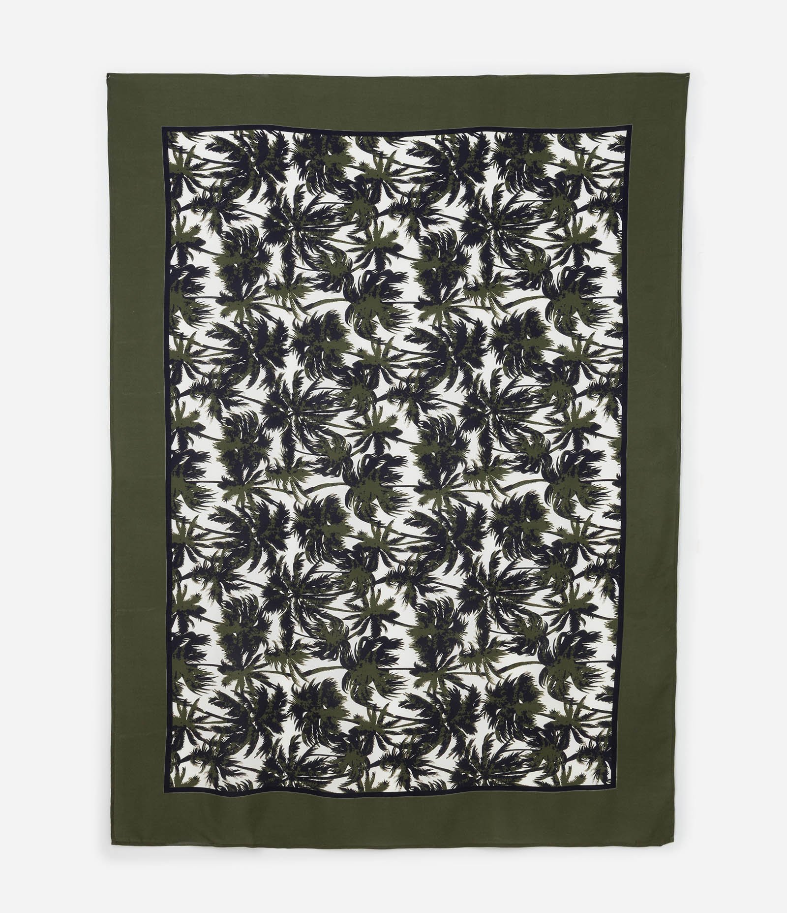 Canga Retangular em Chalis com Estampa de Coqueiros Verde 2