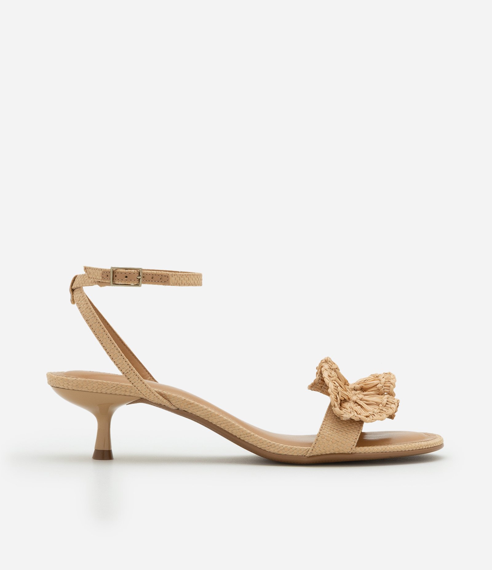 Sandália Kitten Heel com Babado em Efeito Ráfia Bege 1