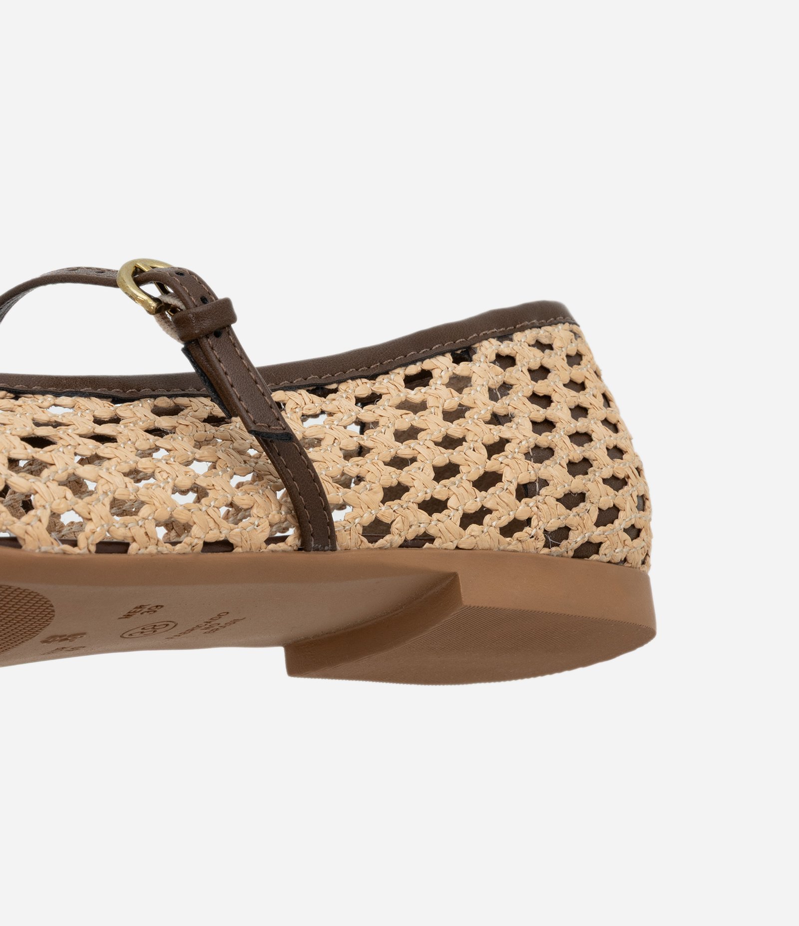 Sapatilha com Efeito Ráfia e Detalhes Contrastantes Bege 4