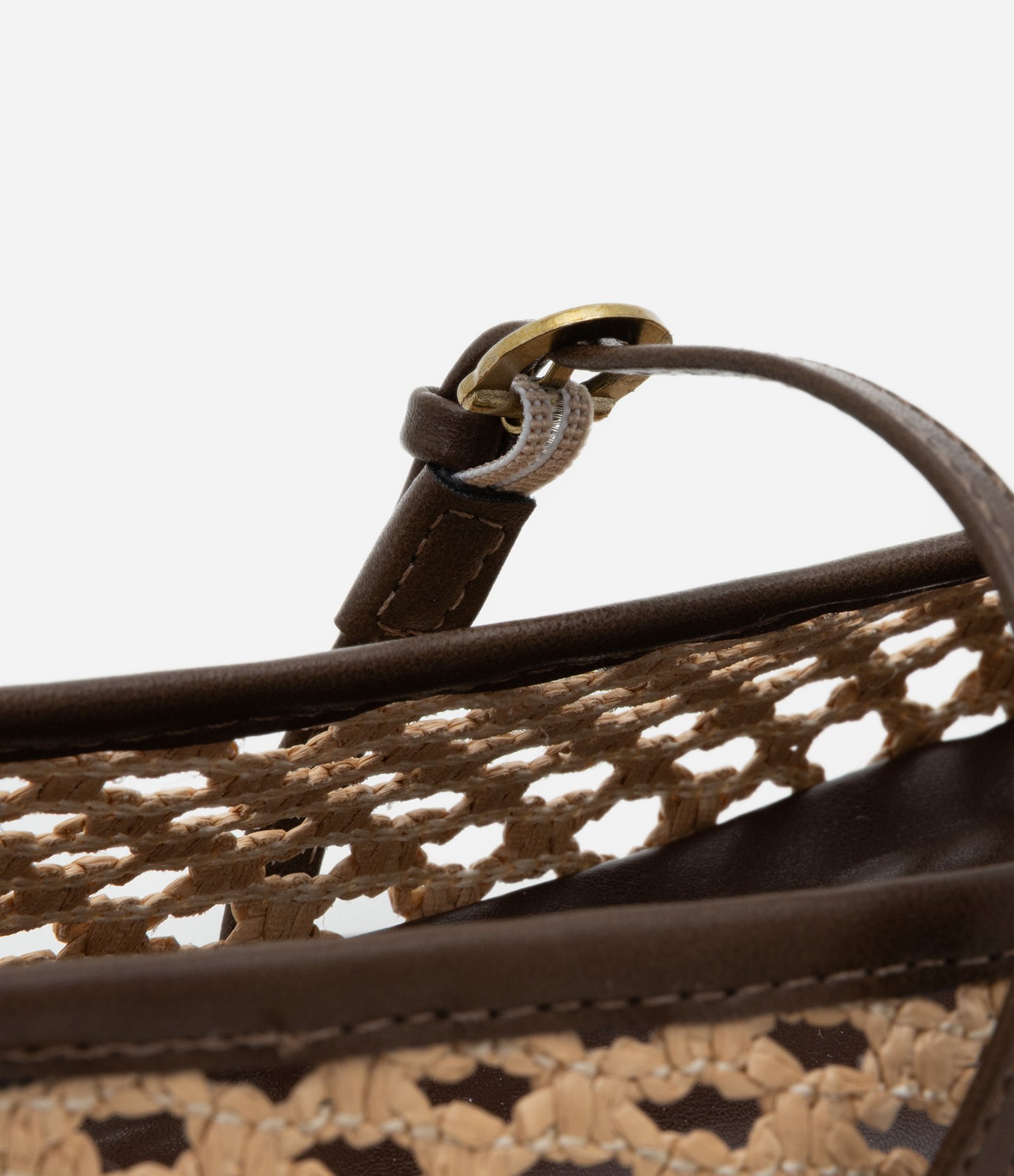 Sapatilha com Efeito Ráfia e Detalhes Contrastantes Bege 5