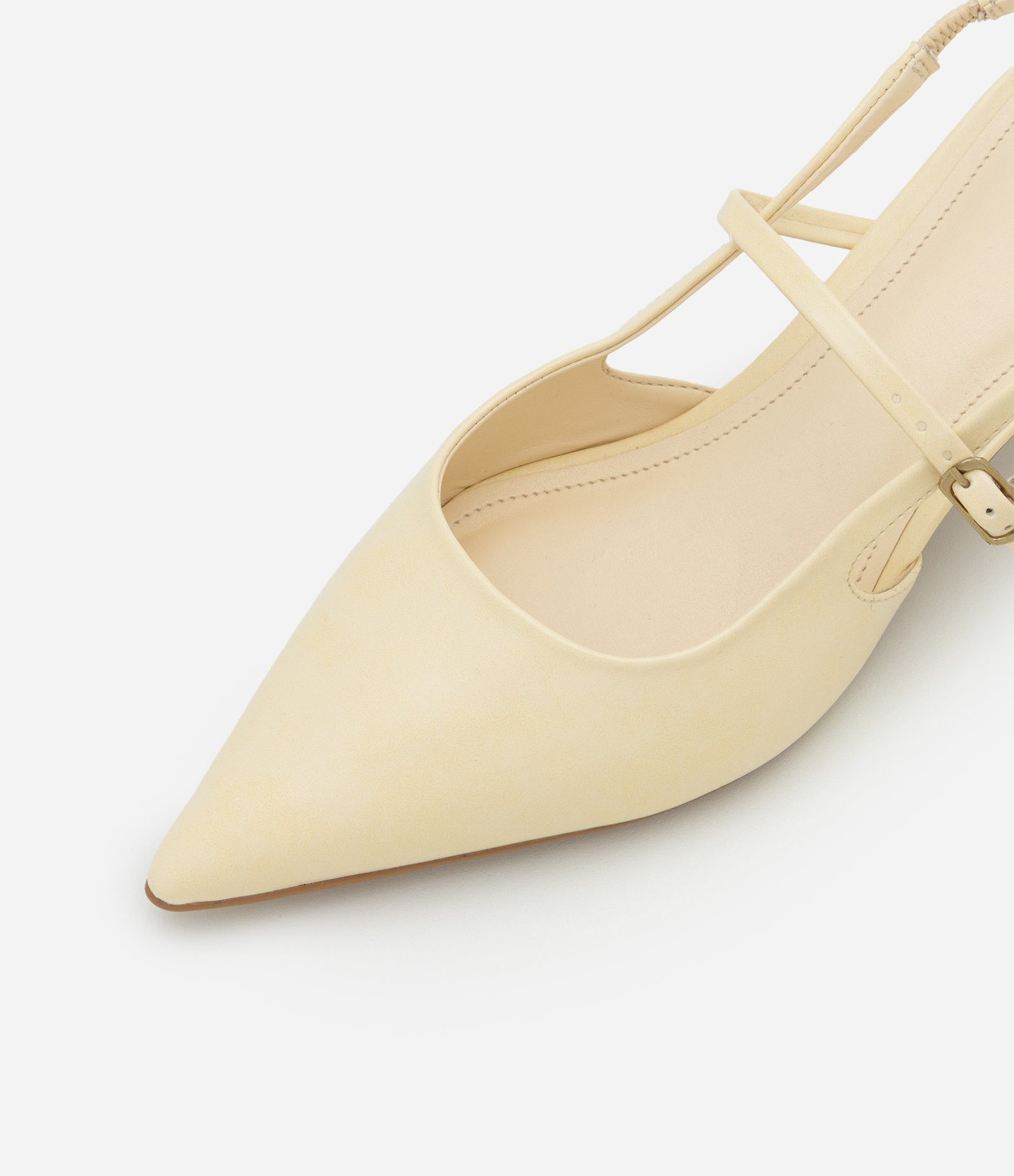 Sapato Scarpin Slingback com Tiras e Fivela Amarelo 4