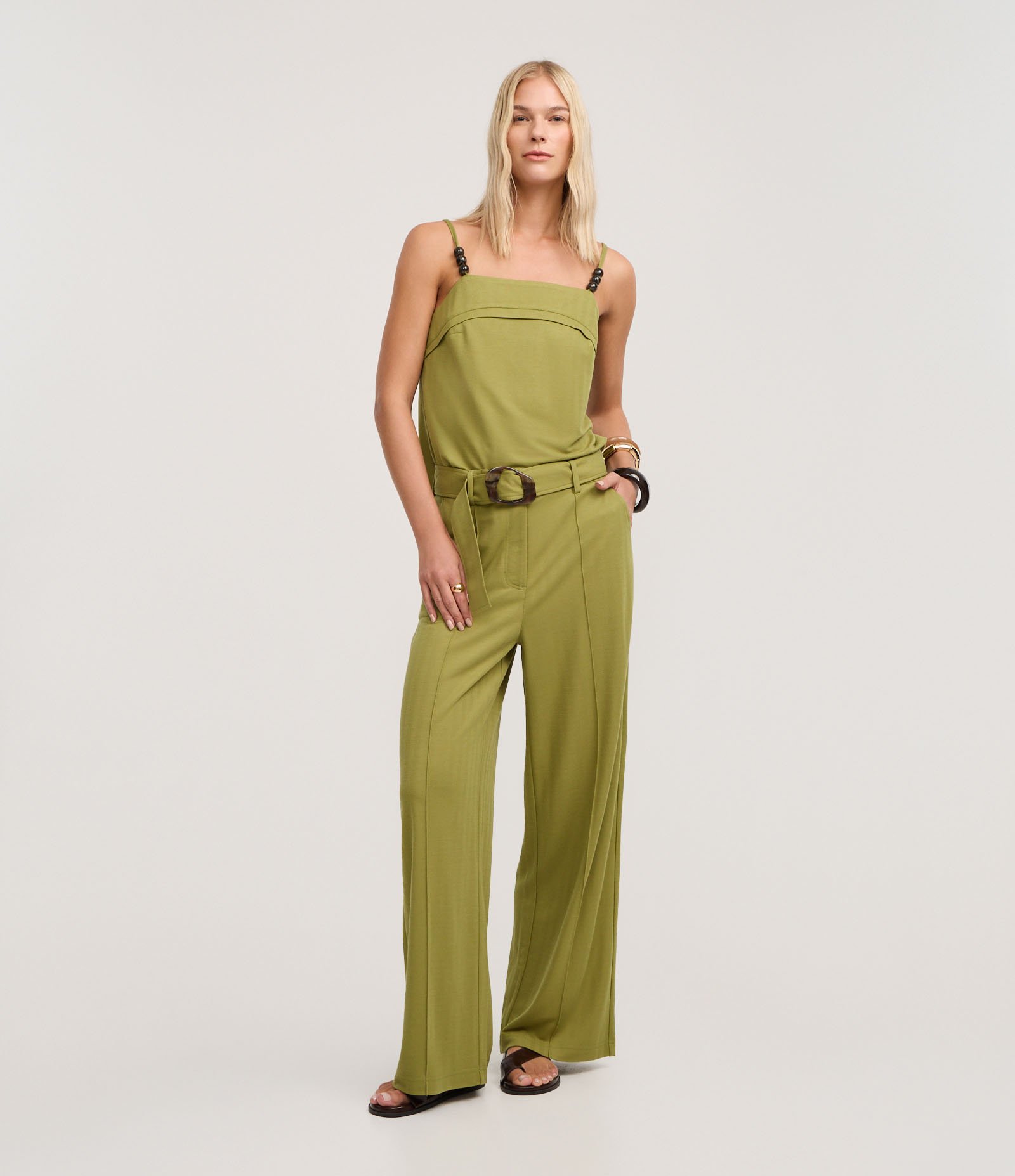 Calça Pantalona em Orly com Cinto Largo com Fivela Diferenciada Verde 1