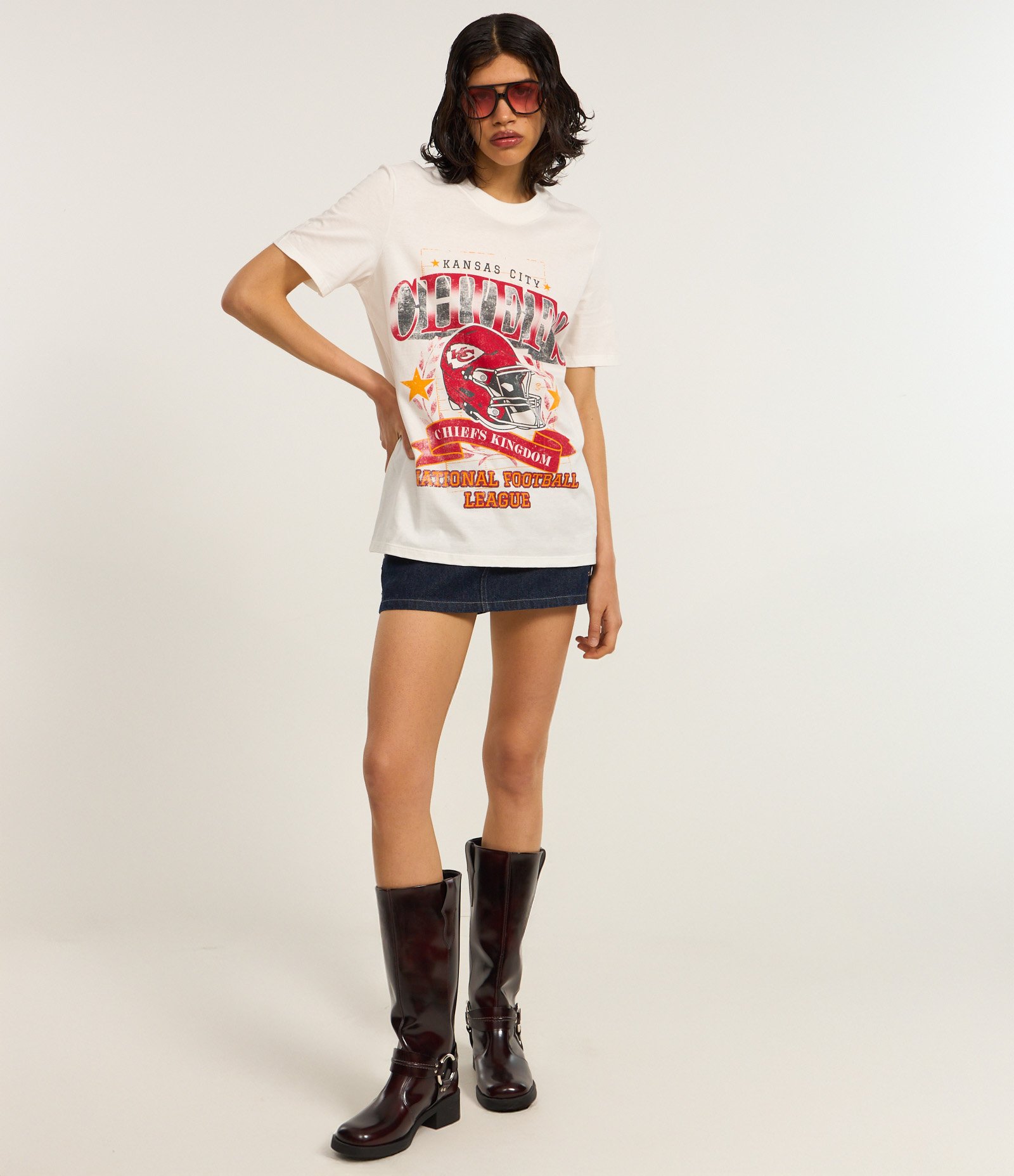 Camiseta Alongada em Algodão com Estampa Chiefs Branco 2