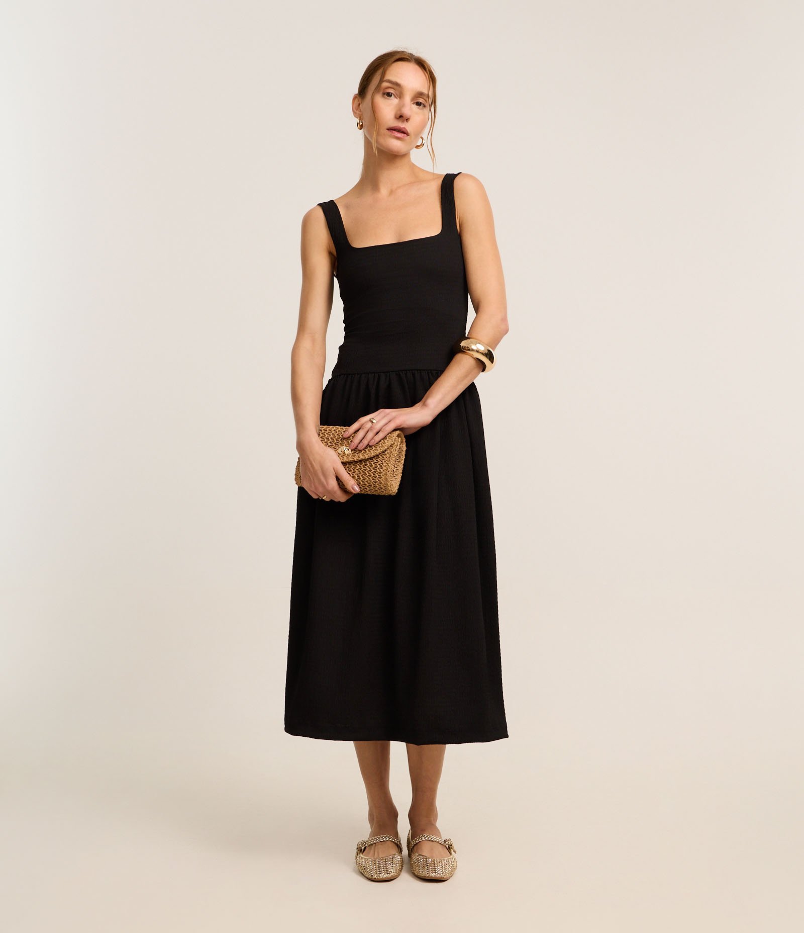 Vestido Texturizado com Decote Quadrado e Alça Larga Preto 2