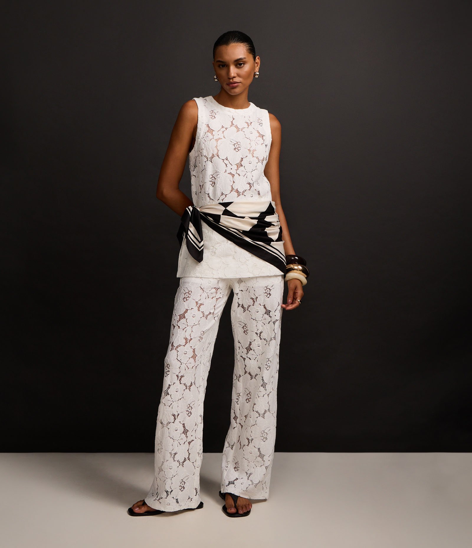 Calça Reta em Renda Floral com Forro Off White 5