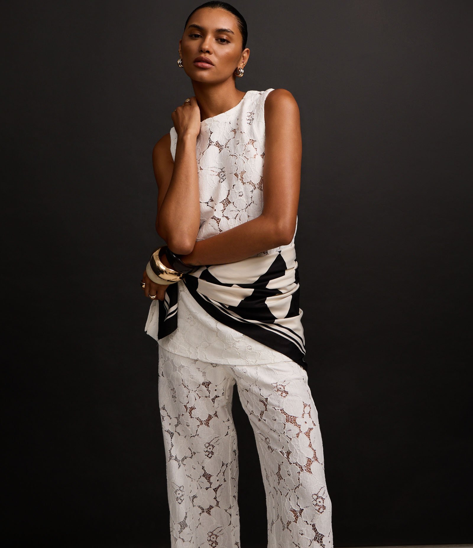 Calça Reta em Renda Floral com Forro Off White 6