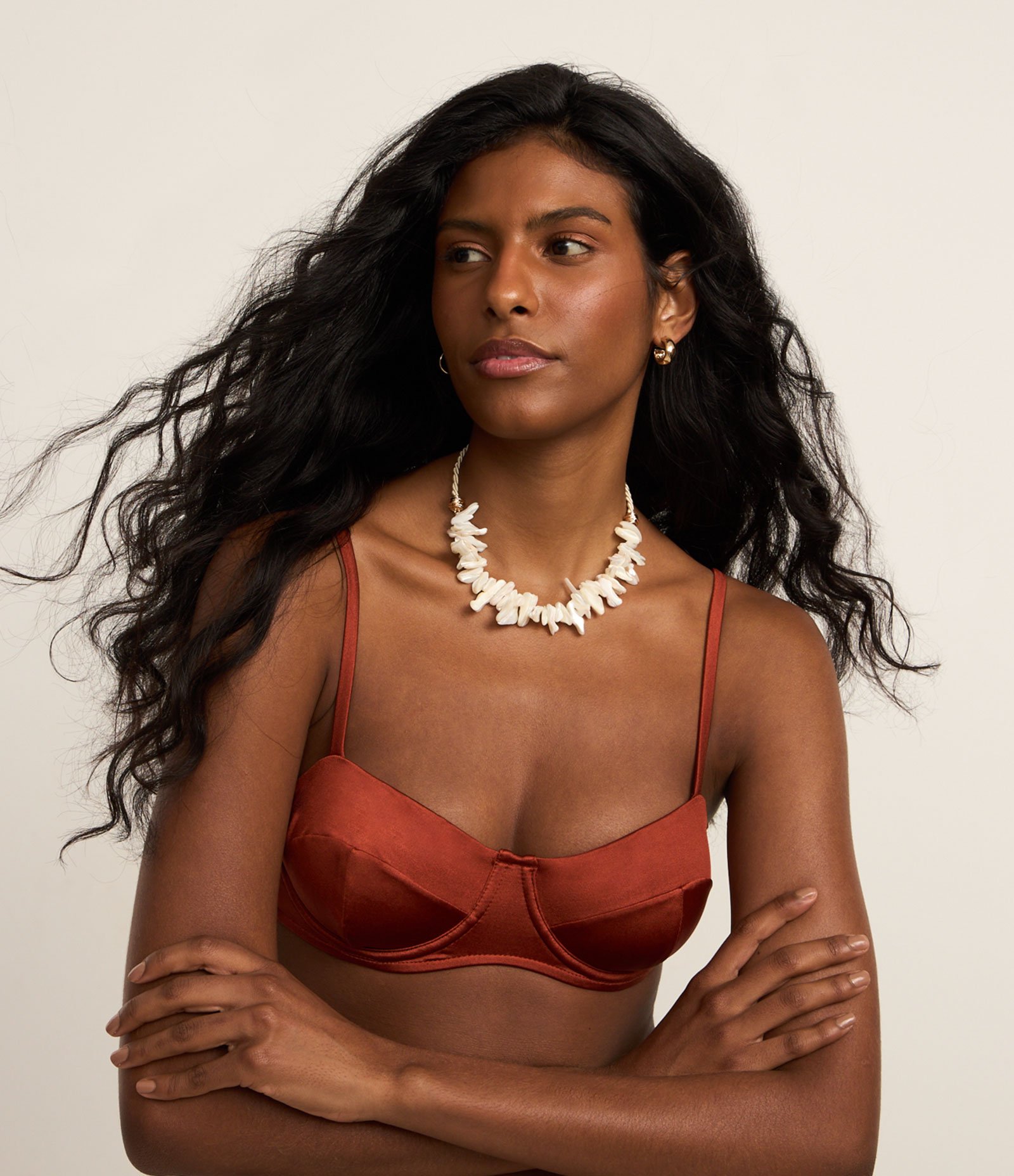 Biquíni Top Meia Taça em Microfibra Brilhante Marrom 1