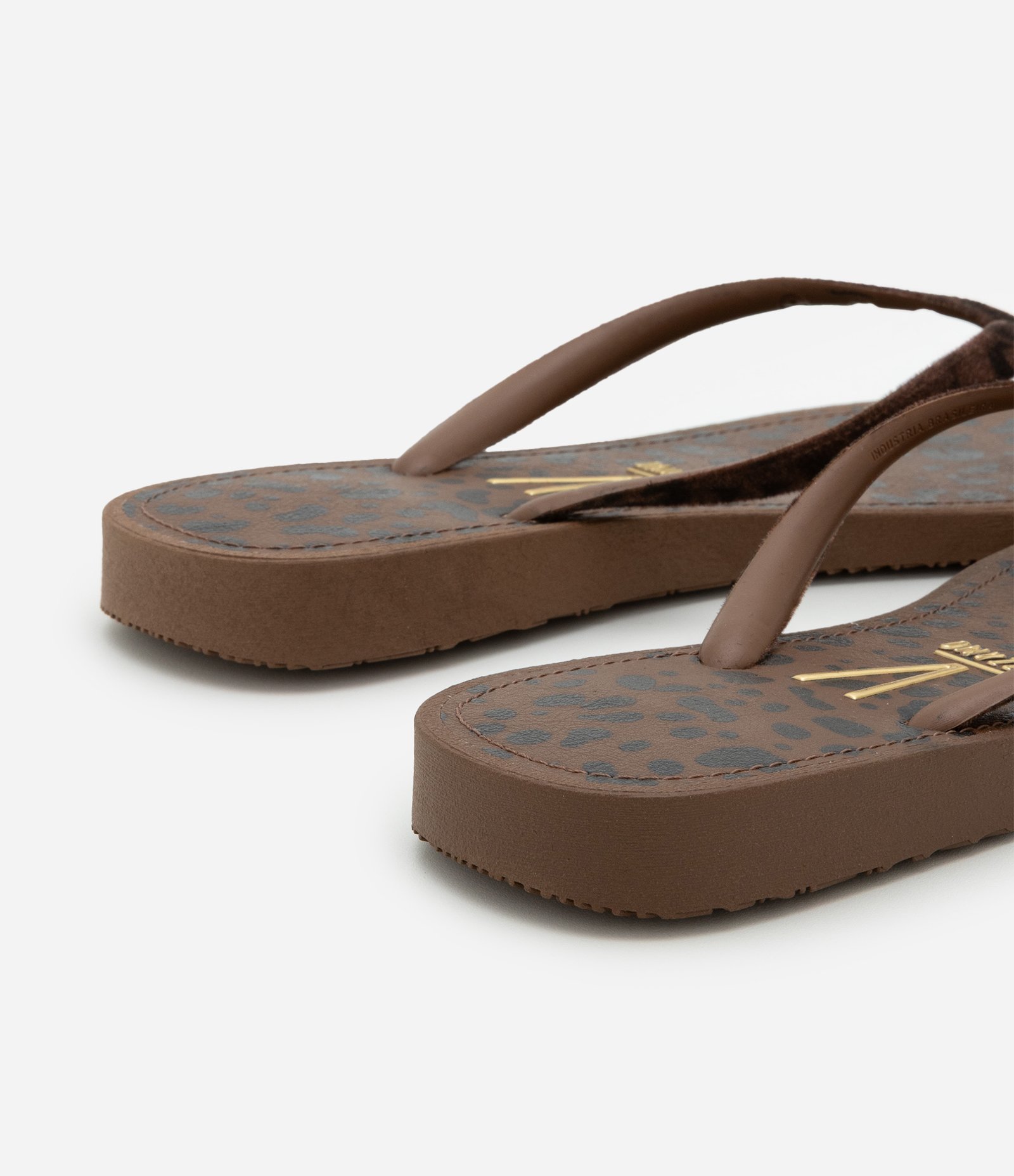 Chinelo Slim com Bico Quadrado em Animal Print Marrom 5