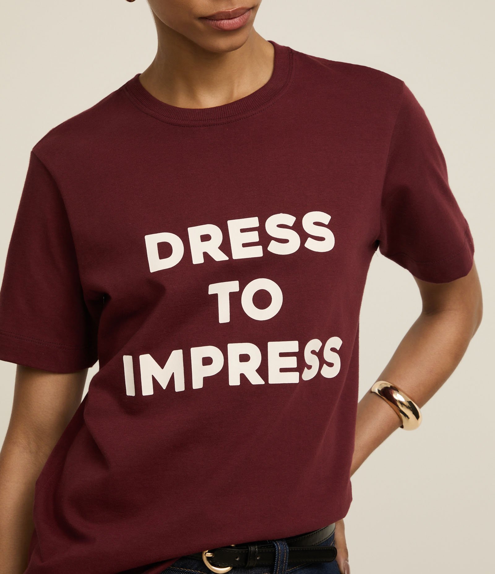 Camiseta em Algodão com Lettering Dress to Impress Vermelho Bordô 3
